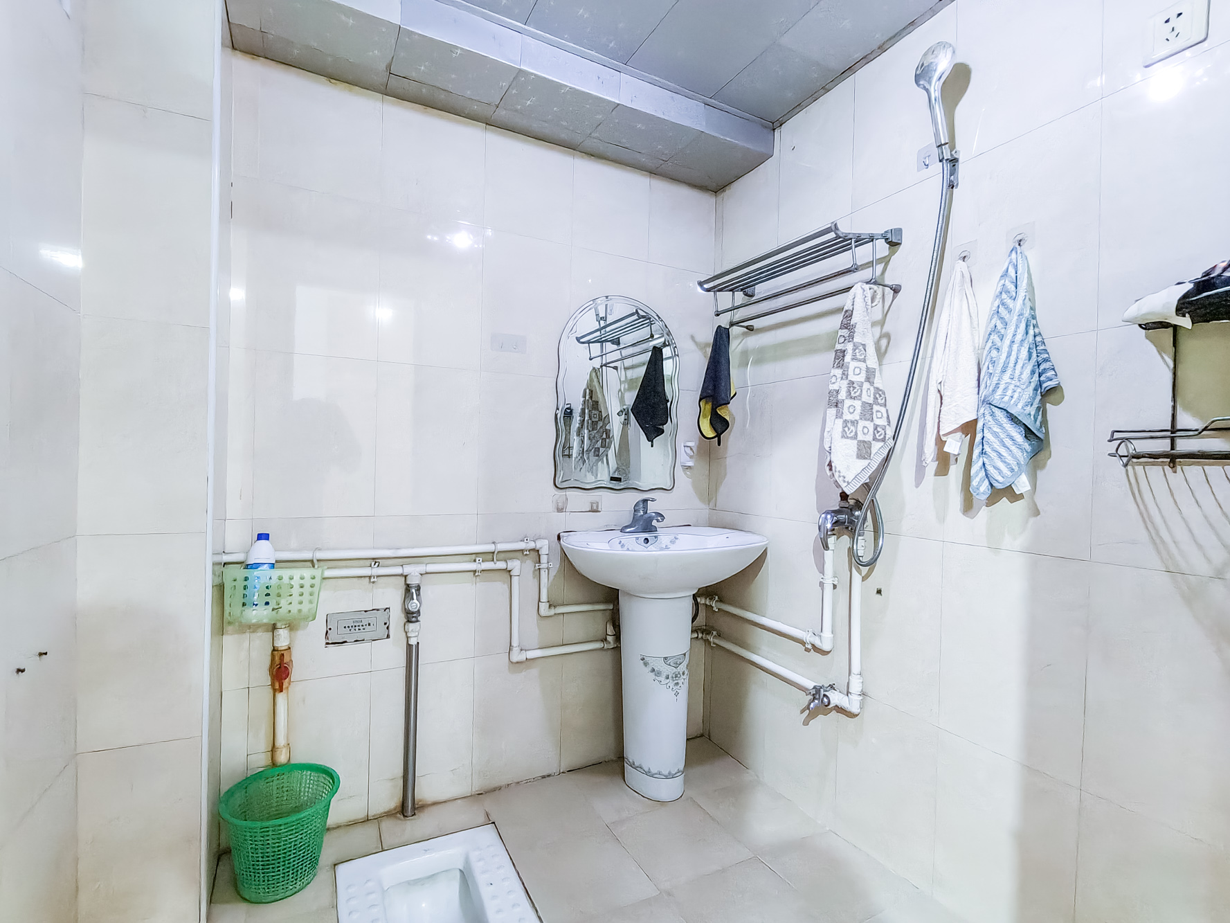 中南汽车世界  3室2厅2卫    41.8万 中南汽车世界  3室2厅2卫    41.8万卫生间