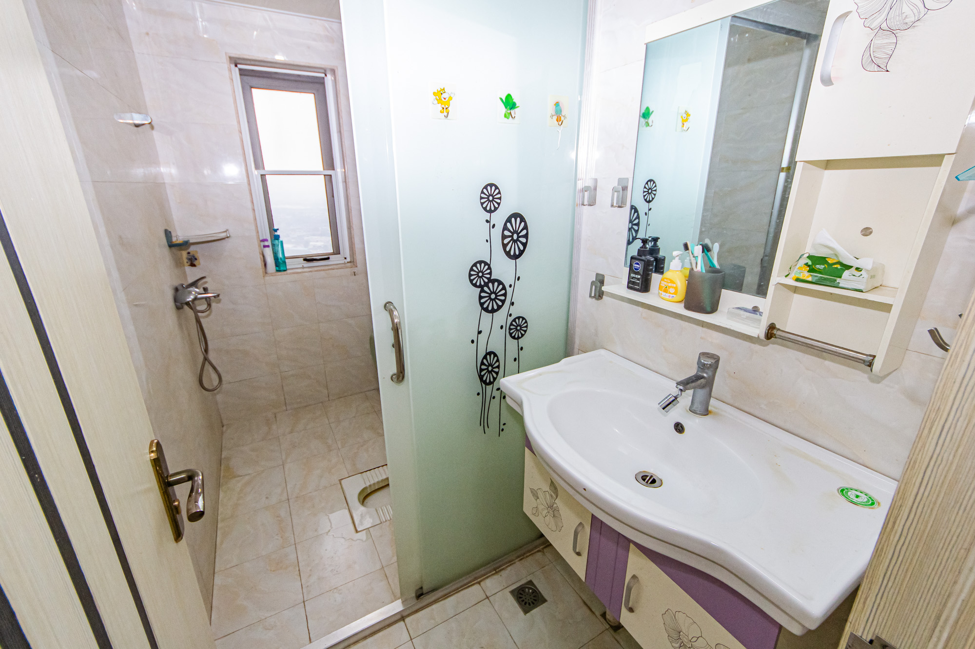 万国城(当代满庭春MOMA)三期  3室2厅1卫    78.0万 万国城(当代满庭春MOMA)三期  3室2厅1卫    78.0万卫生间