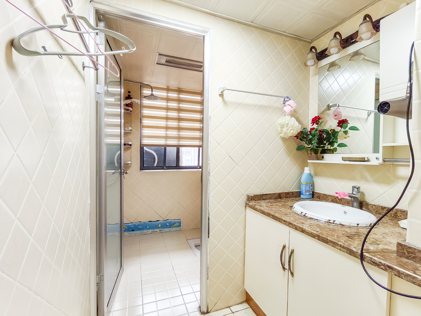 恒基凯旋门一二期  3室2厅2卫    109.0万卫生间