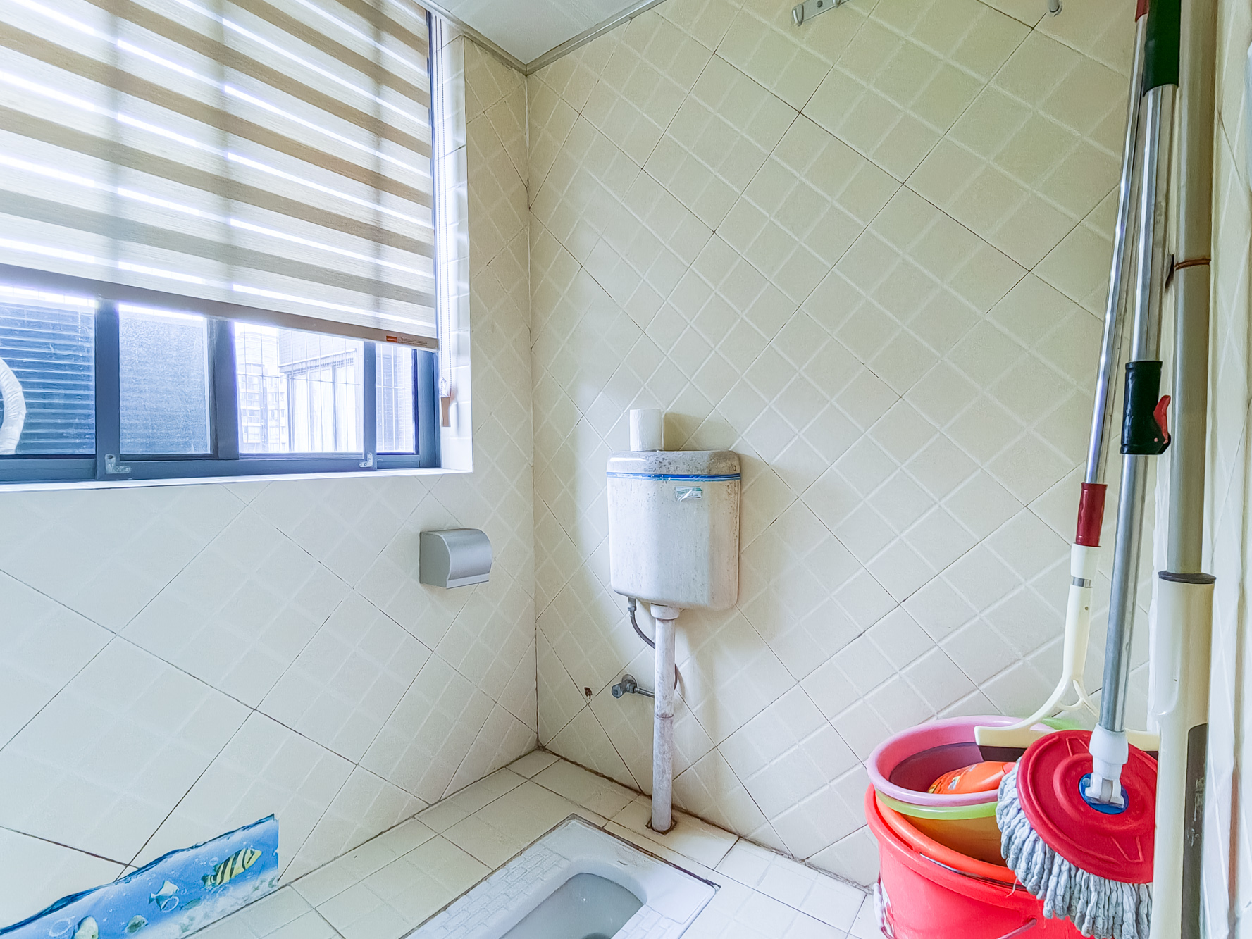 恒基凯旋门一二期  3室2厅2卫    109.0万卫生间