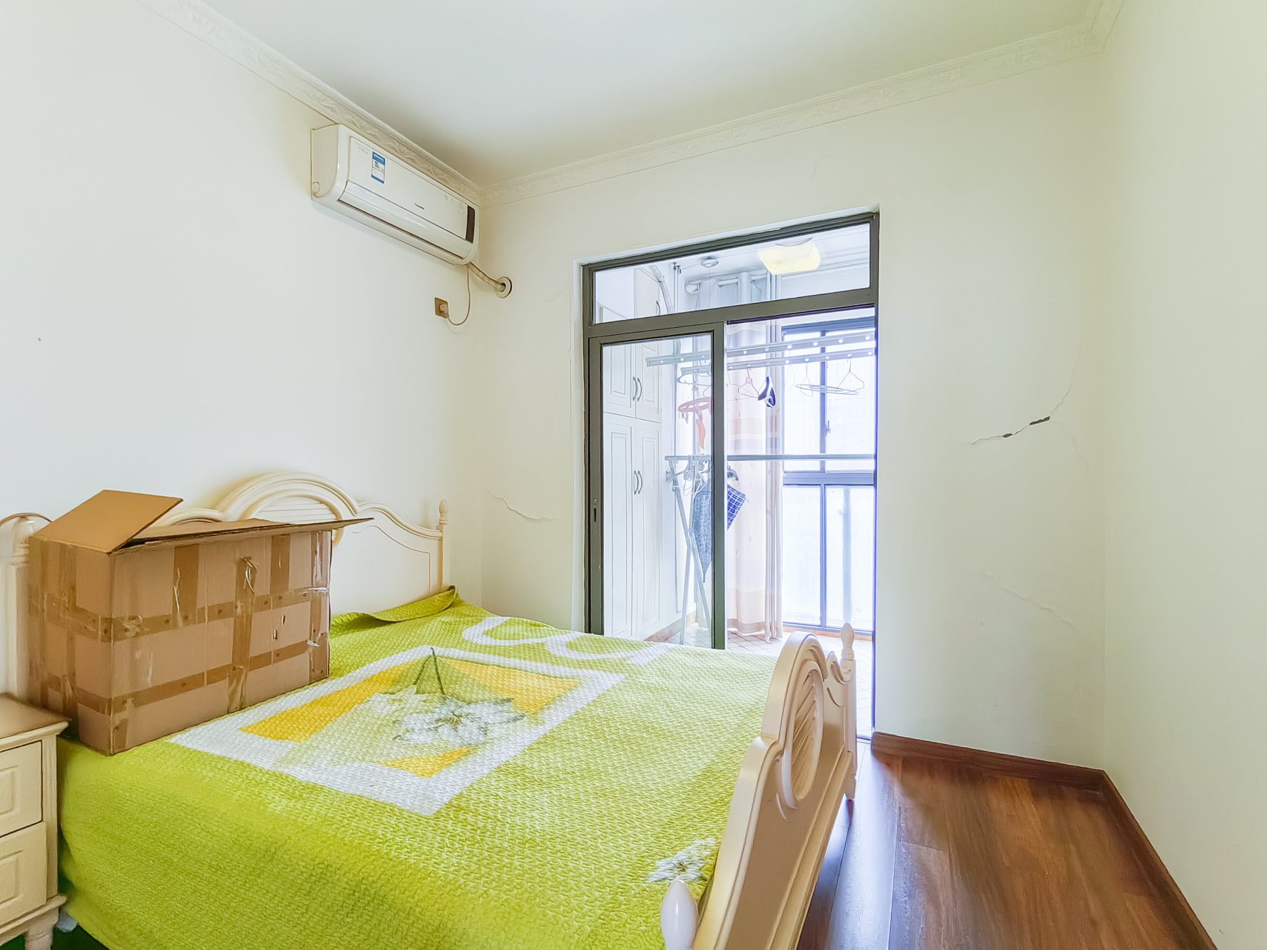 恒基凯旋门一二期  3室2厅2卫    109.0万卧室