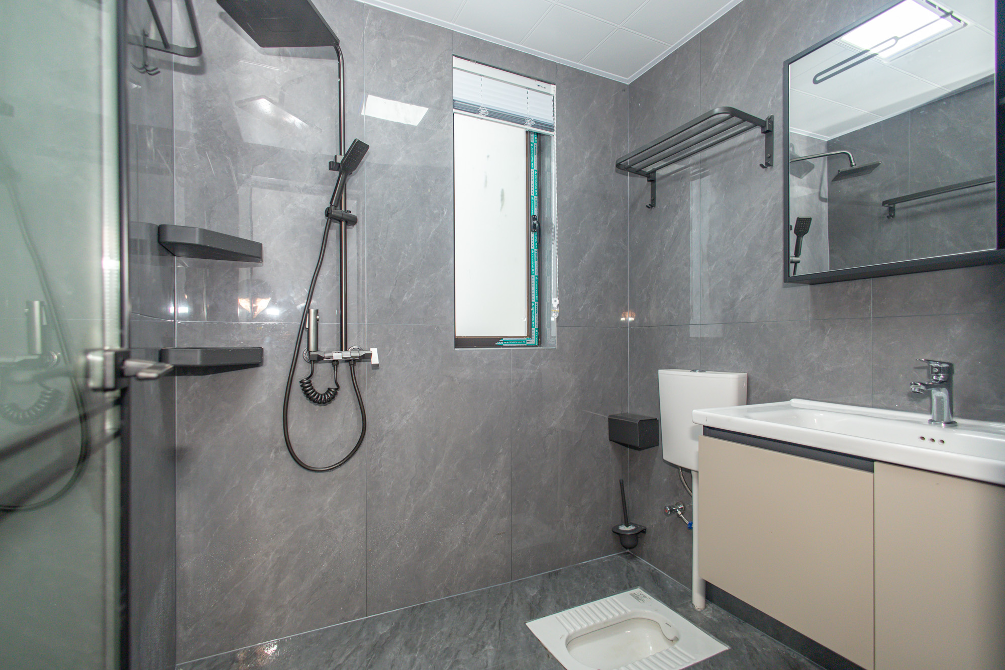 中梁星都荟 4室2厅2卫 90.0万 中梁星都荟 4室2厅2卫 90.0万卫生间