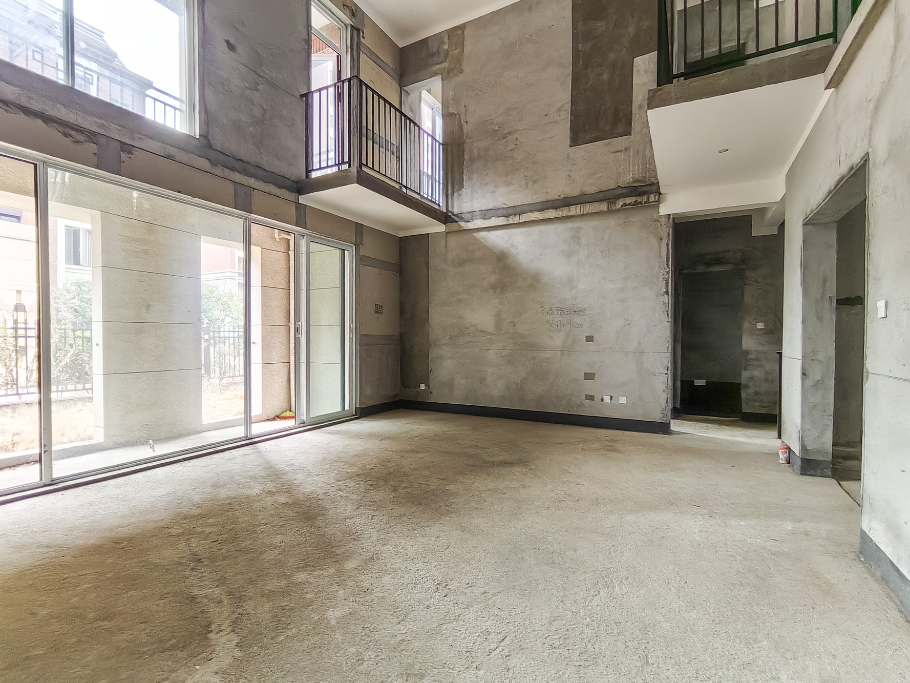 金地艺境 5室2厅3卫 180.0万 金地艺境 5室2厅3卫 180.0万客厅