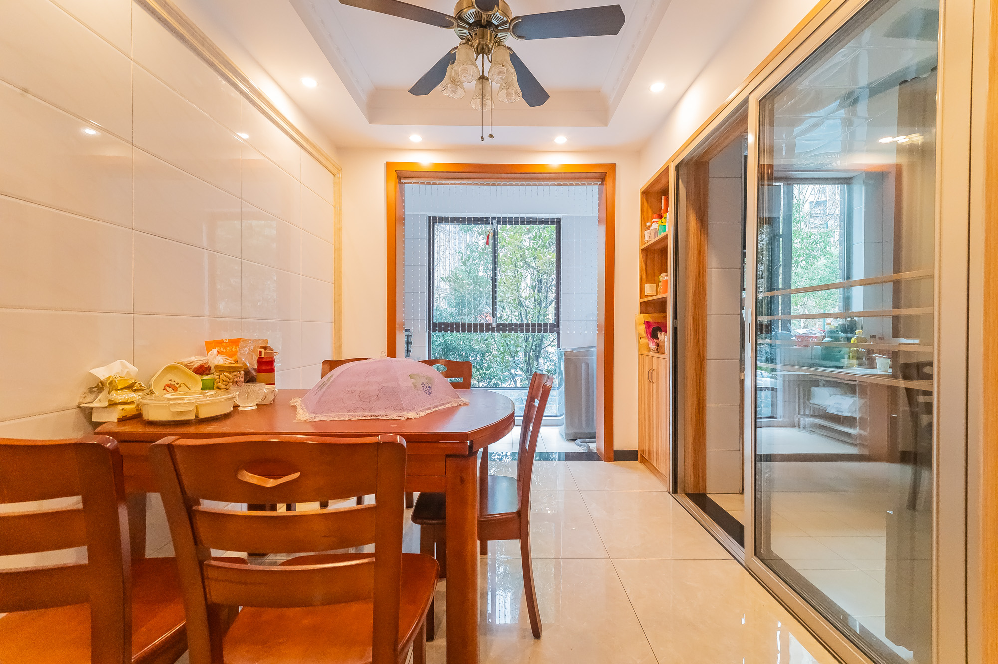 星湖湾二期洋房 4室2厅2卫 158.0万 星湖湾二期洋房 4室2厅2卫 158.0万客厅