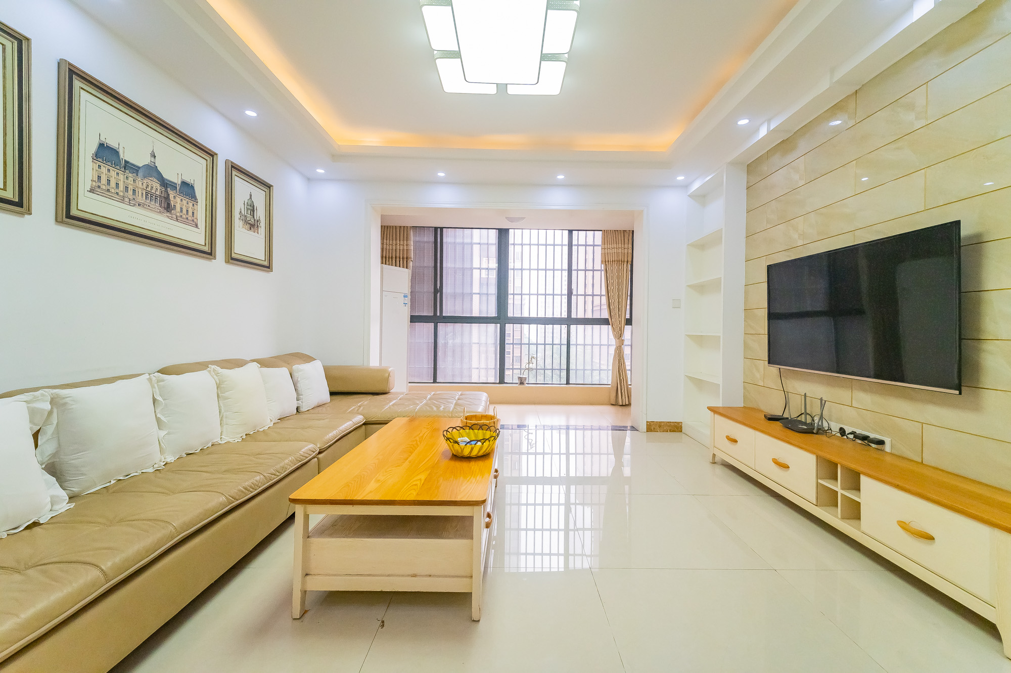 深业睿城 5室2厅2卫 125.8万 深业睿城 5室2厅2卫 125.8万客厅