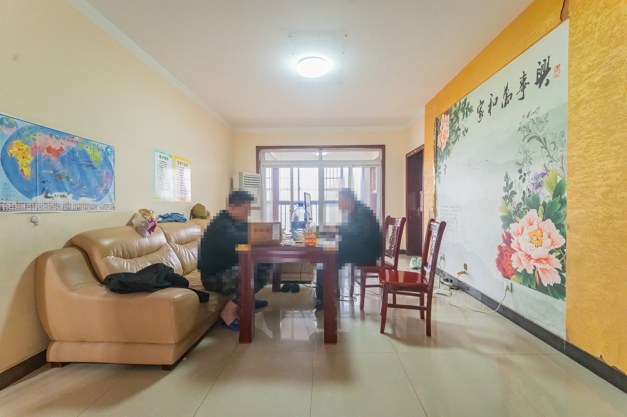 鹏基诺亚山林 3室2厅1卫 60.0万 鹏基诺亚山林 3室2厅1卫 60.0万客厅