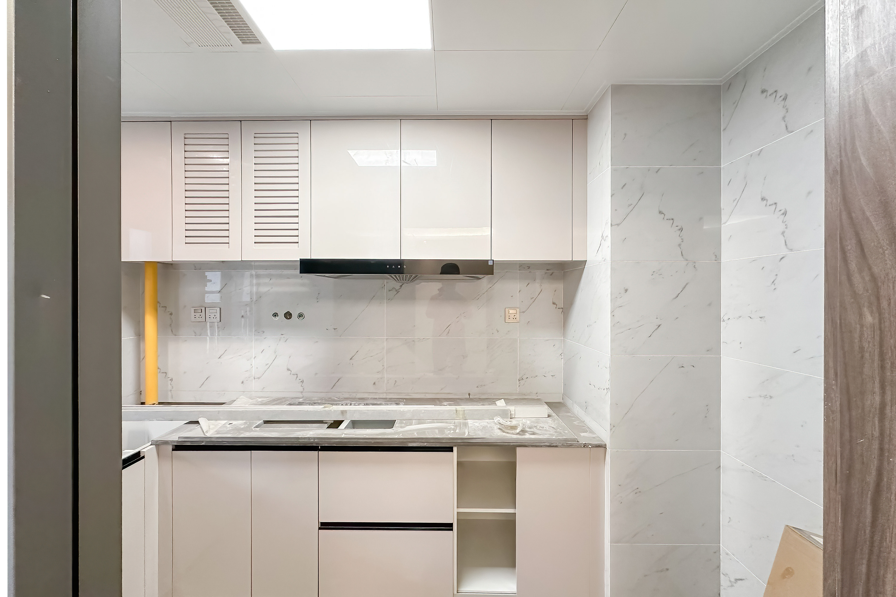 龙湖江与城 4室2厅2卫 135.0万 龙湖江与城 4室2厅2卫 135.0万厨房