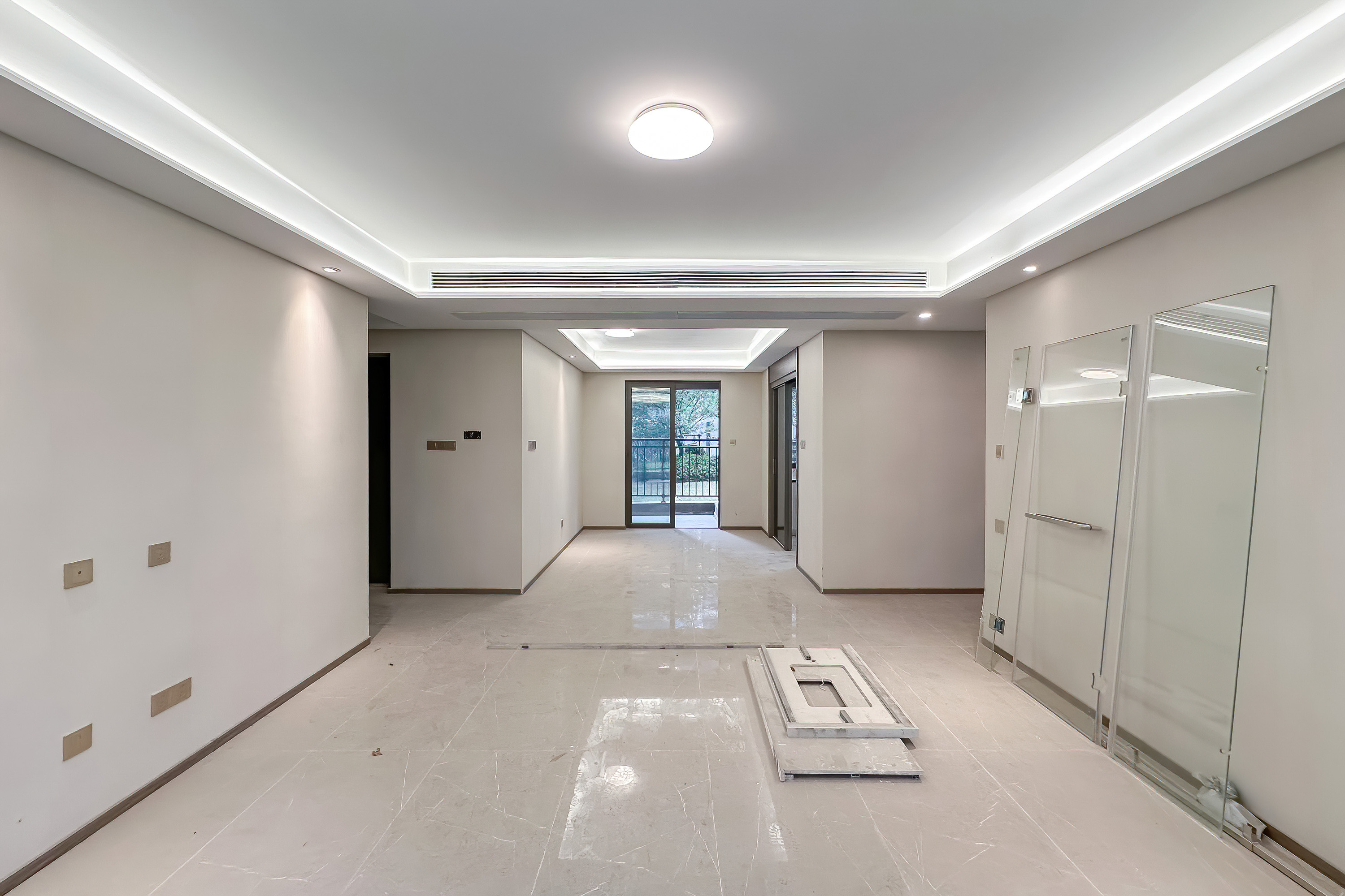 龙湖江与城 4室2厅2卫 135.0万 龙湖江与城 4室2厅2卫 135.0万客厅