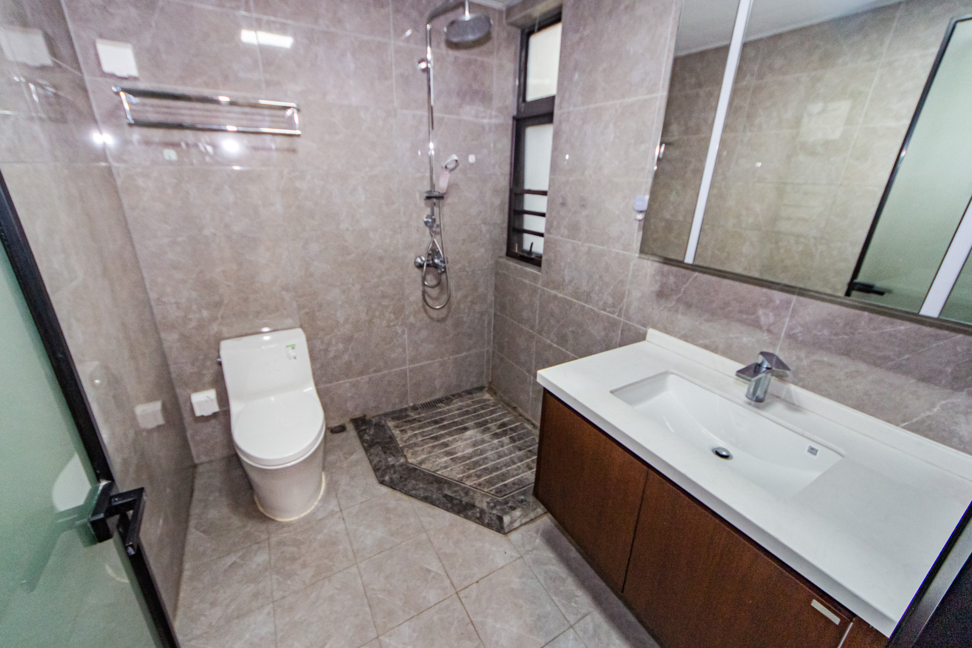 北辰瀚江府  4室2厅2卫    255.0万 北辰瀚江府  4室2厅2卫    255.0万卫生间