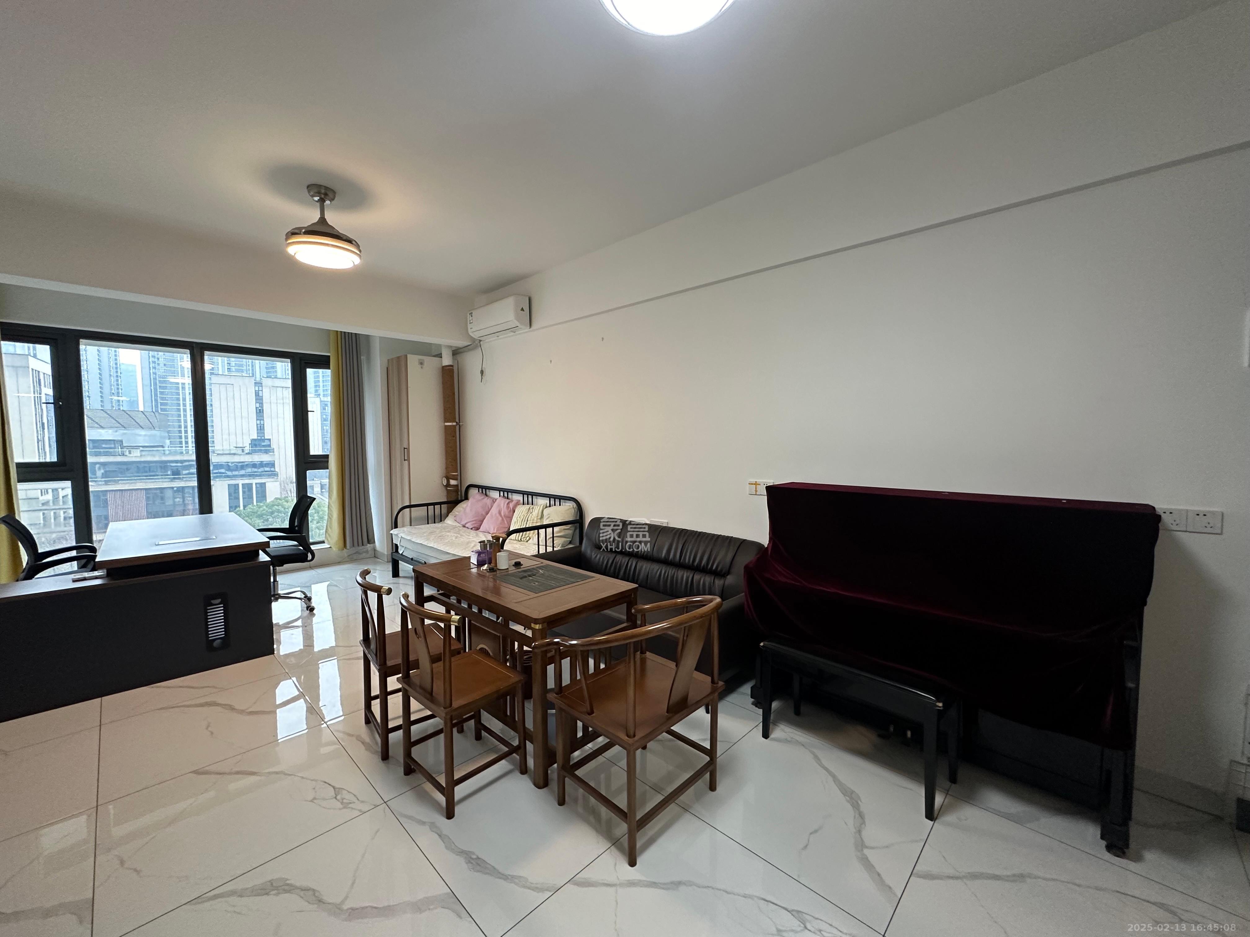 富力十号 1室1厅1卫 2400.0元/月 富力十号 1室1厅1卫 2400.0元/月室内图