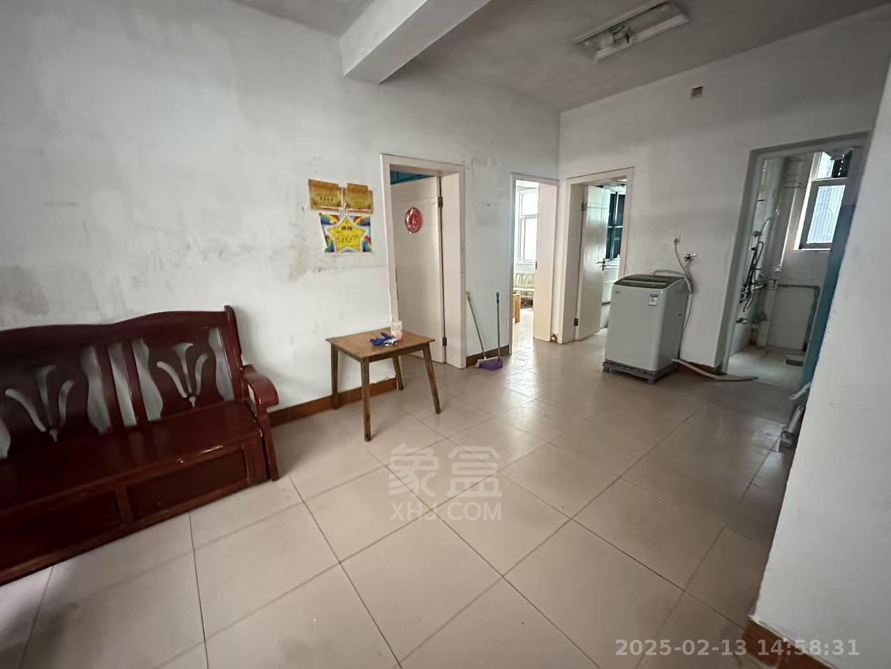 人民中路 2室1厅1卫 800.0元/月 人民中路 2室1厅1卫 800.0元/月室内图