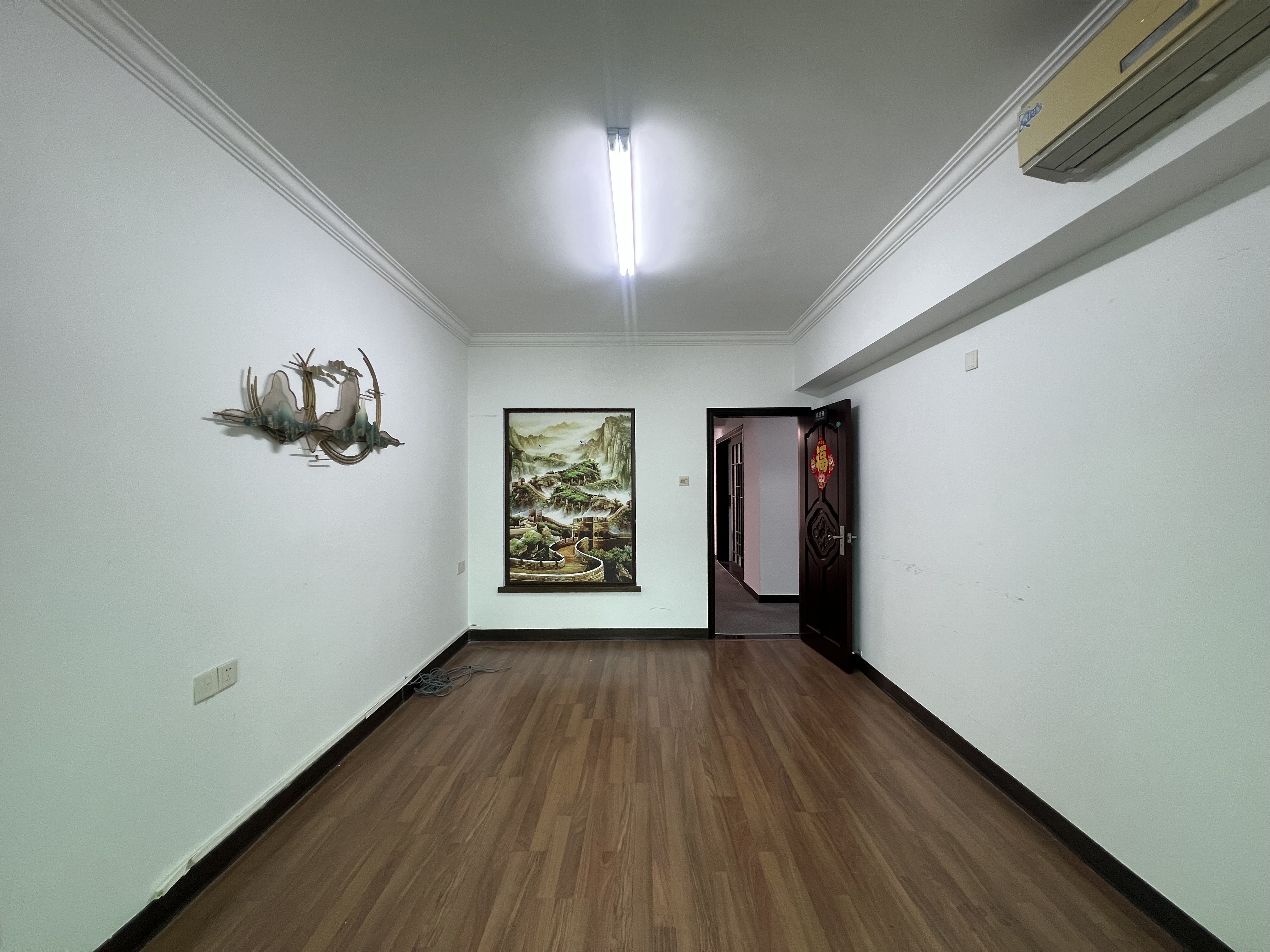 新达商务大厦 7室2厅1卫 5800.0元/月 新达商务大厦 7室2厅1卫 5800.0元/月室内图