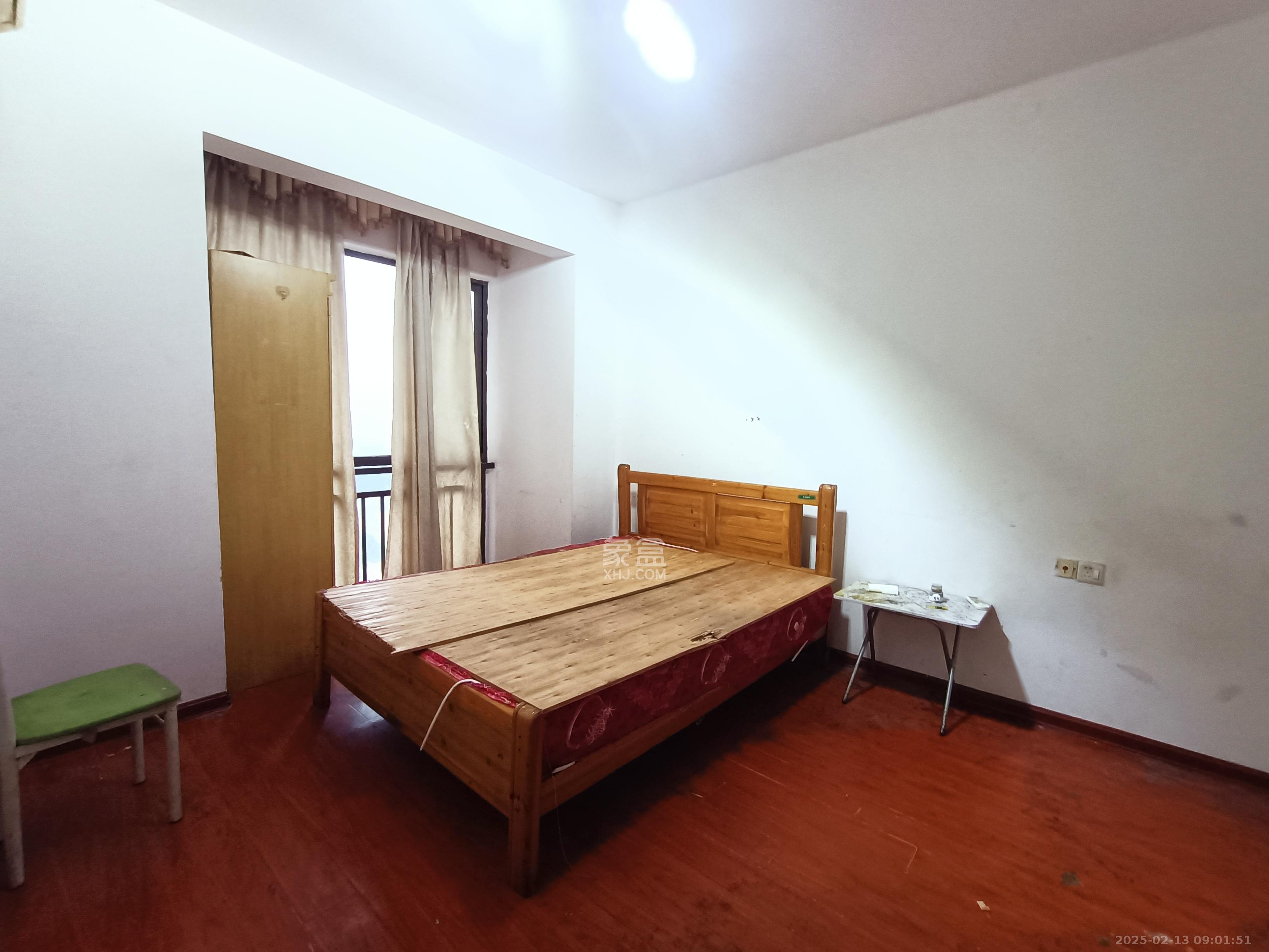 旭辉华庭 3室2厅1卫 1500.0元/月 旭辉华庭 3室2厅1卫 1500.0元/月室内图