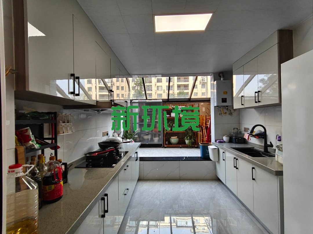 江与城  3室2厅2卫   93.80万客厅