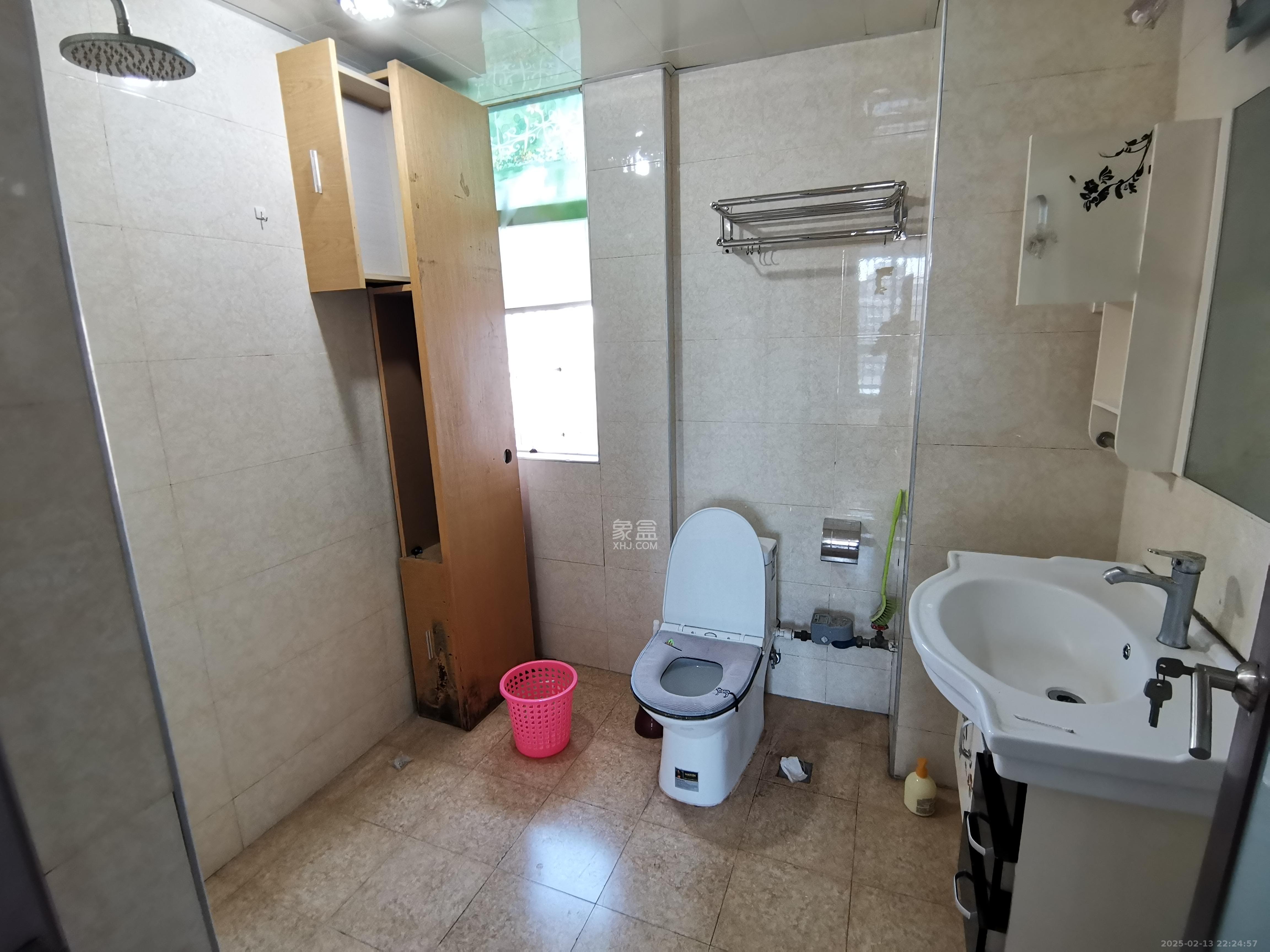 上河国际C区  3室2厅2卫   2800.00元/月室内图