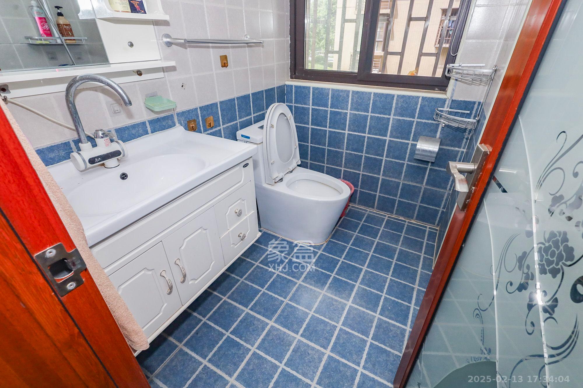 钰龙天下二期(钰龙佳园)  2室2厅1卫    2300.0元/月 钰龙天下二期(钰龙佳园)  2室2厅1卫    2300.0元/月室内图