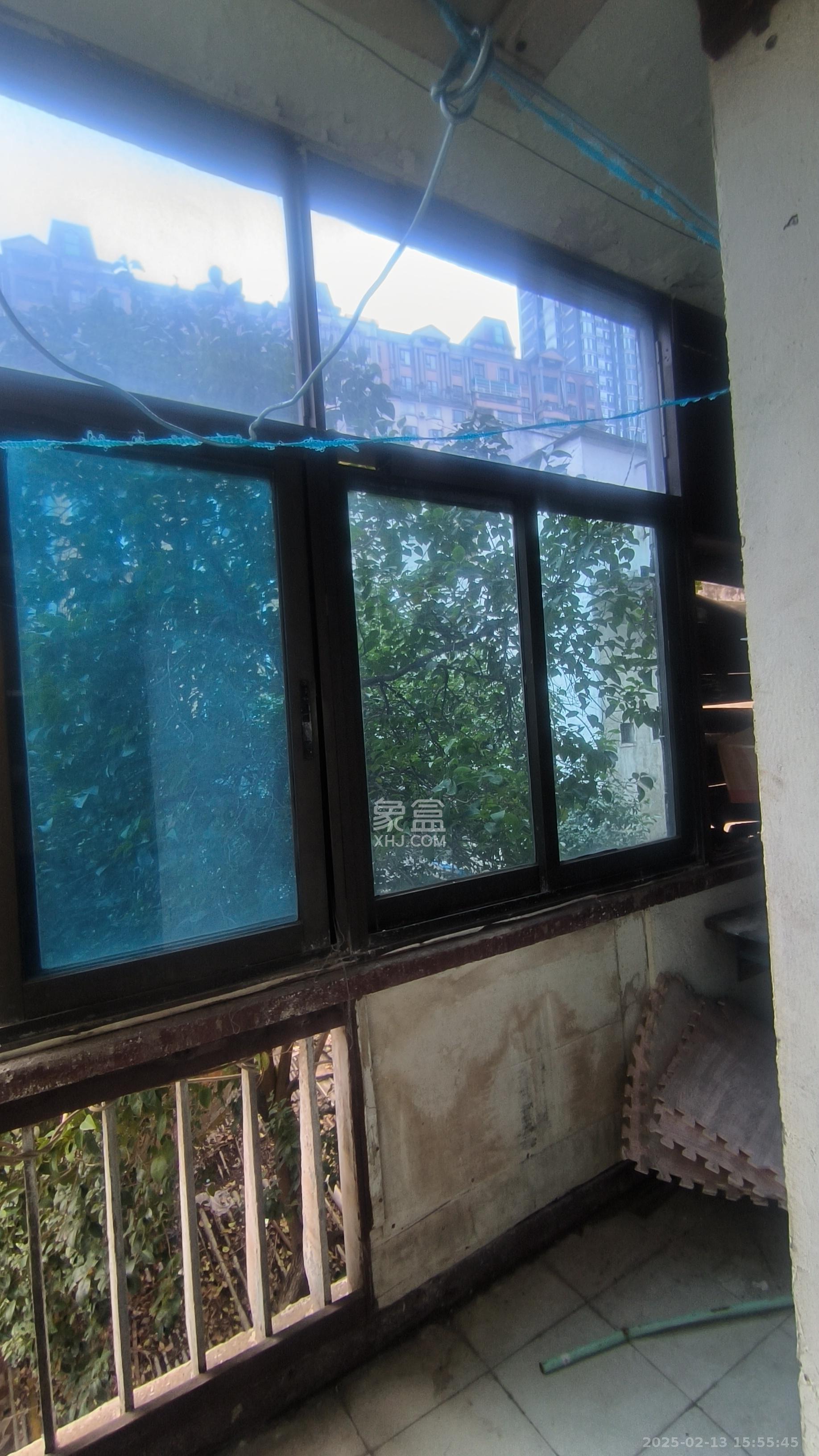 化油器厂宿舍 1室1厅1卫 1100.0元/月 化油器厂宿舍 1室1厅1卫 1100.0元/月室内图