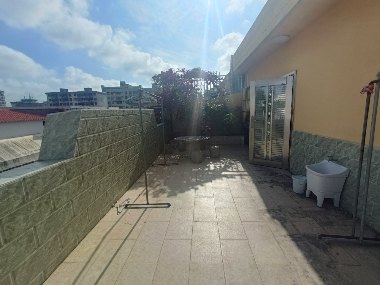 嘉安园别墅  13室2厅5卫    10000.0元/月 嘉安园别墅  13室2厅5卫    10000.0元/月室内图