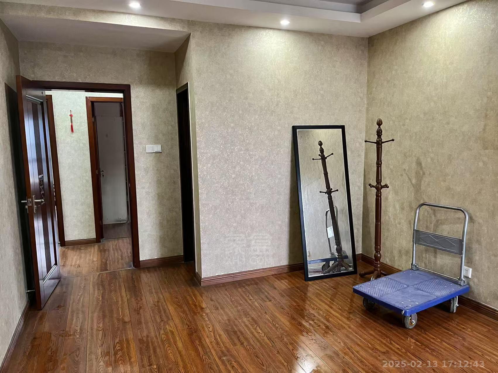 新城首座  3室2厅2卫   2100.00元/月室内图