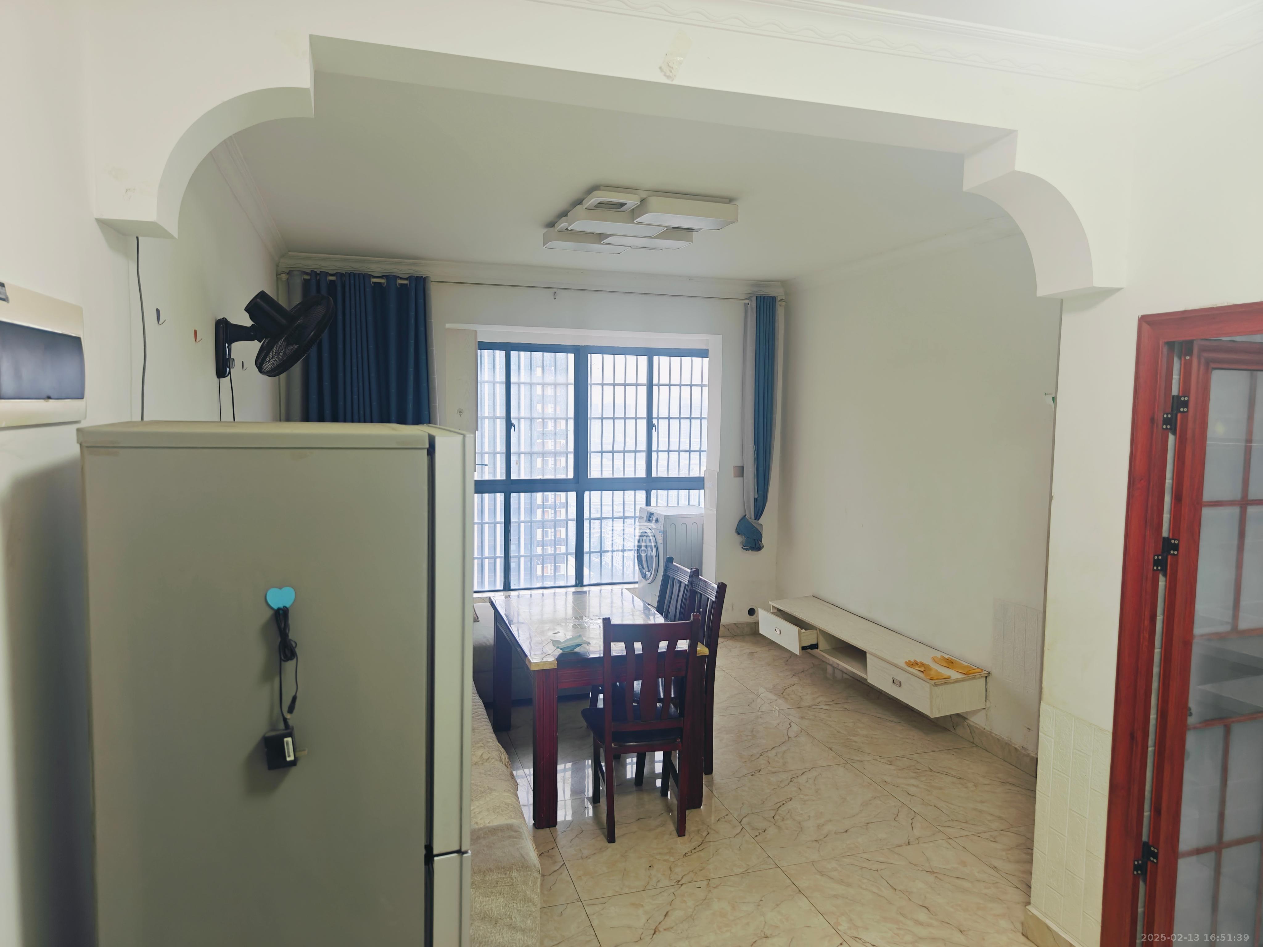 华侨假日中心(晟华苑) 4室2厅2卫 3200.0元/月 华侨假日中心(晟华苑) 4室2厅2卫 3200.0元/月室内图