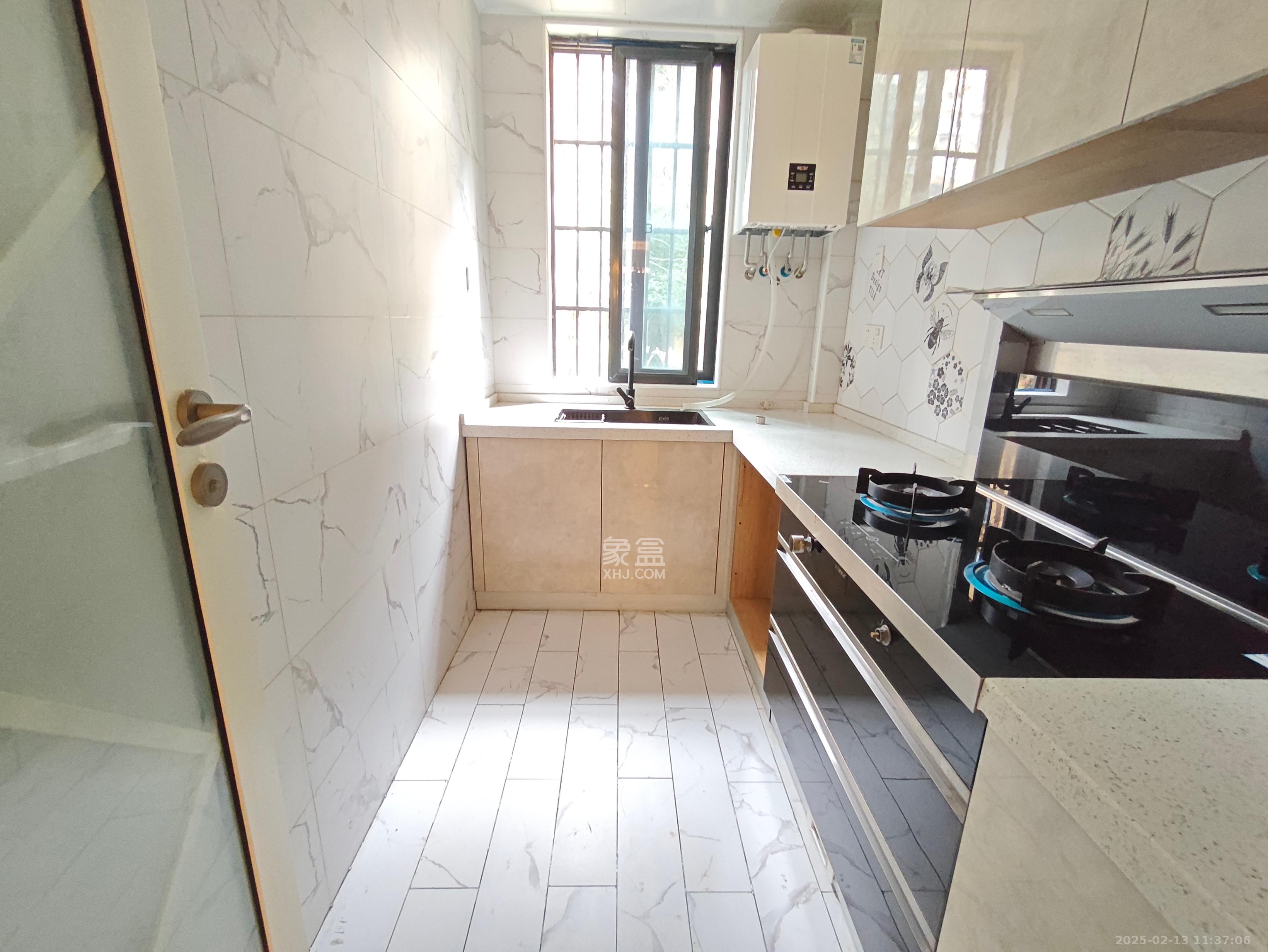 澳海澜庭  4室2厅2卫    3200.0元/月 澳海澜庭  4室2厅2卫    3200.0元/月室内图