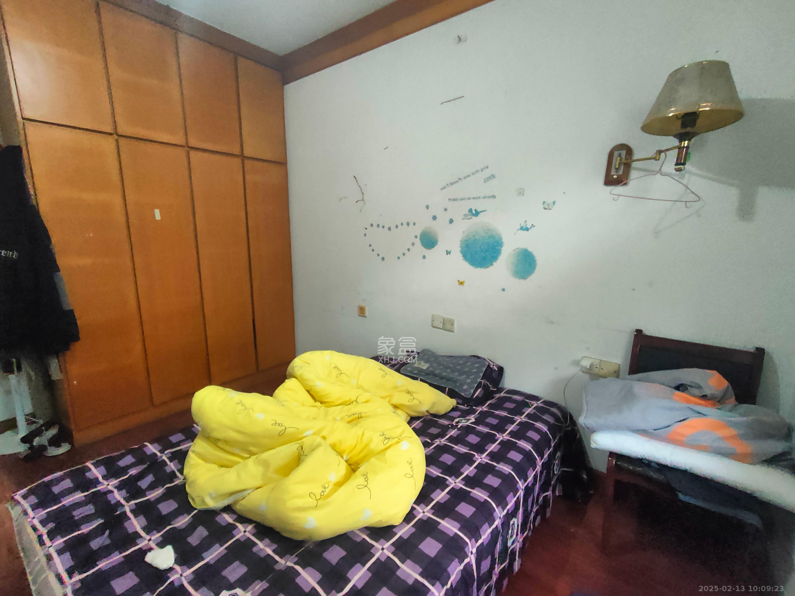 建鑫工行宿舍 3室2厅2卫 900.0元/月 建鑫工行宿舍 3室2厅2卫 900.0元/月室内图