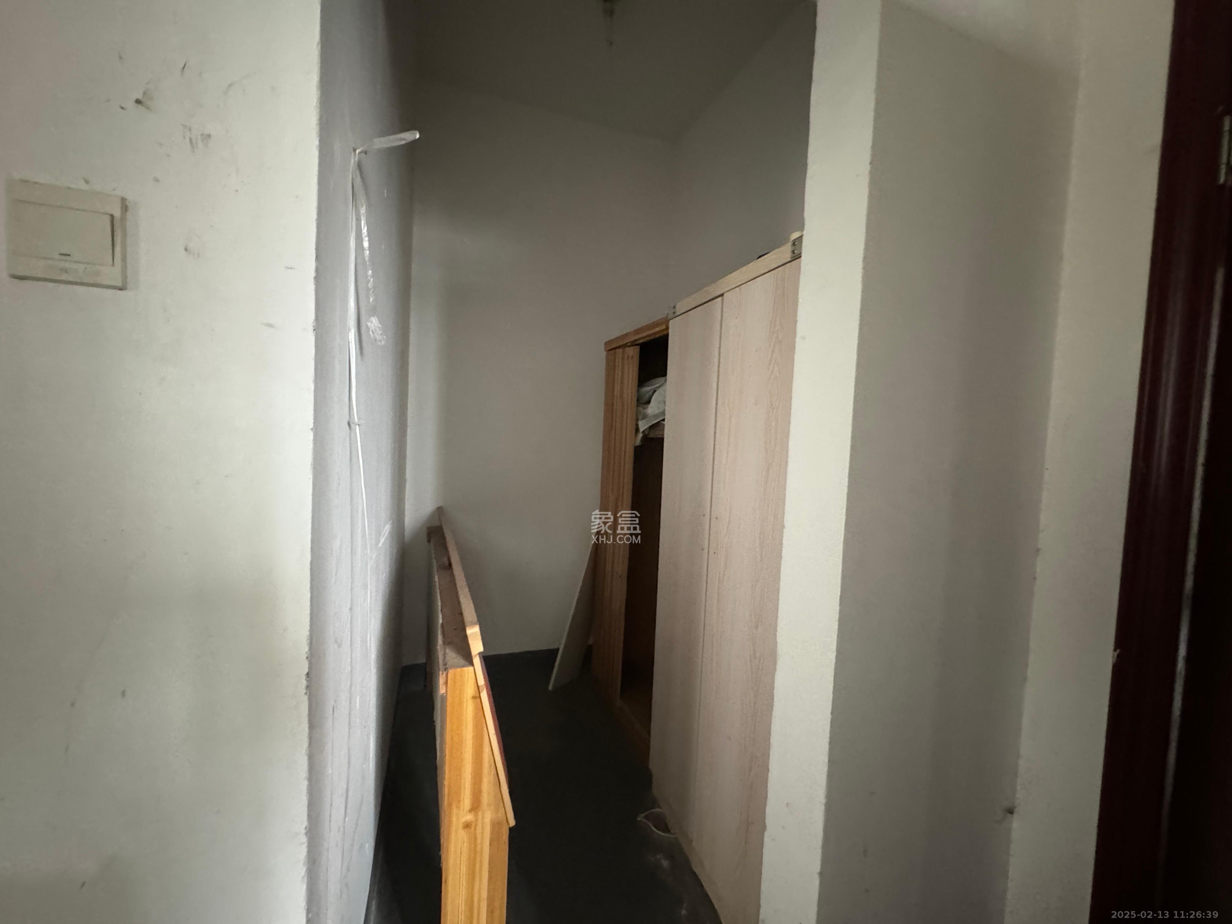 景上鑫苑 4室2厅2卫 1800.0元/月 景上鑫苑 4室2厅2卫 1800.0元/月室内图