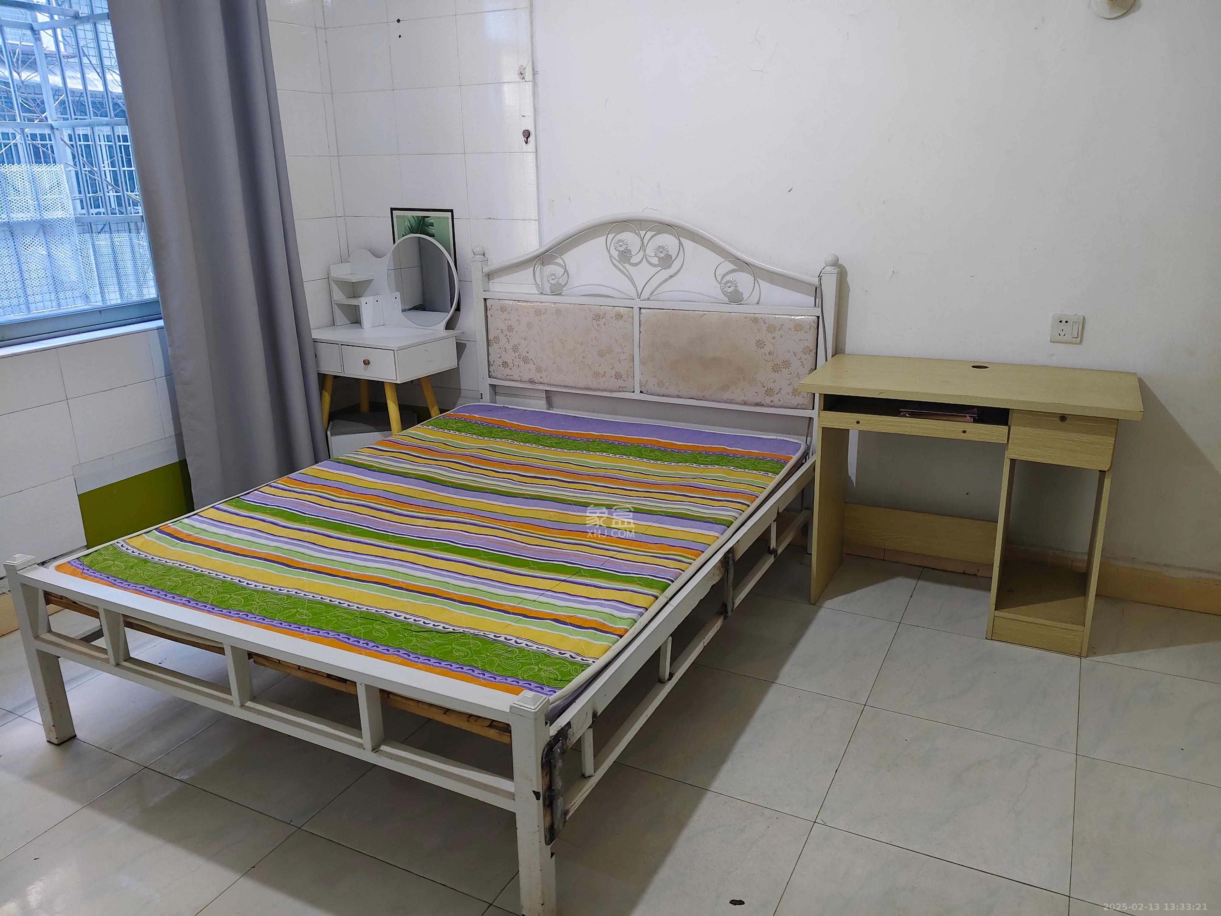 新合四村 1室0厅0卫 1350.0元/月 新合四村 1室0厅0卫 1350.0元/月室内图