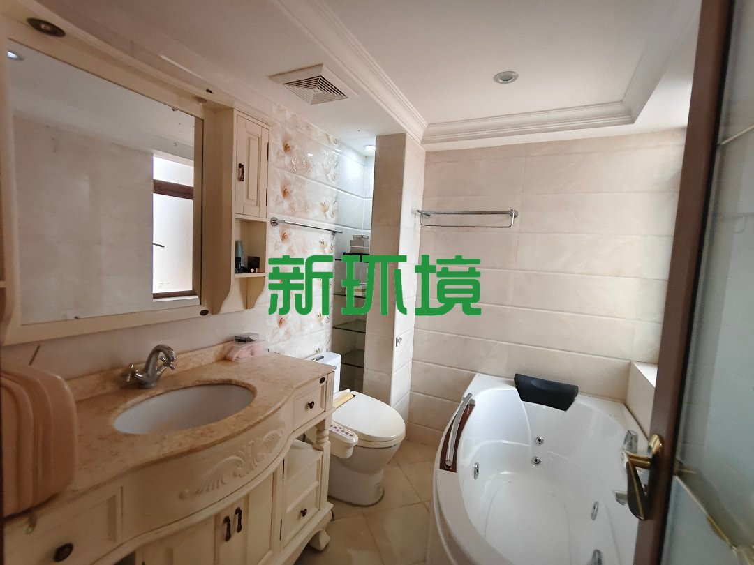 天门壹号  3室2厅2卫   82.80万客厅