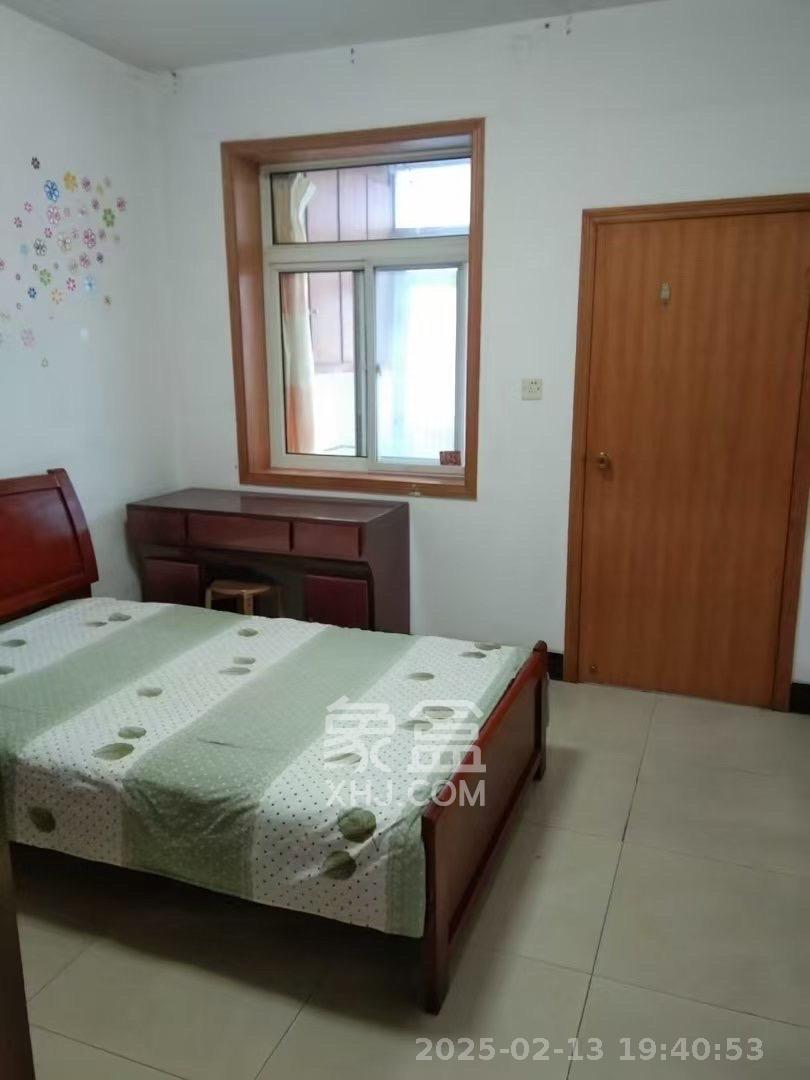 东进小区  2室1厅1卫    1500.0元/月 东进小区  2室1厅1卫    1500.0元/月