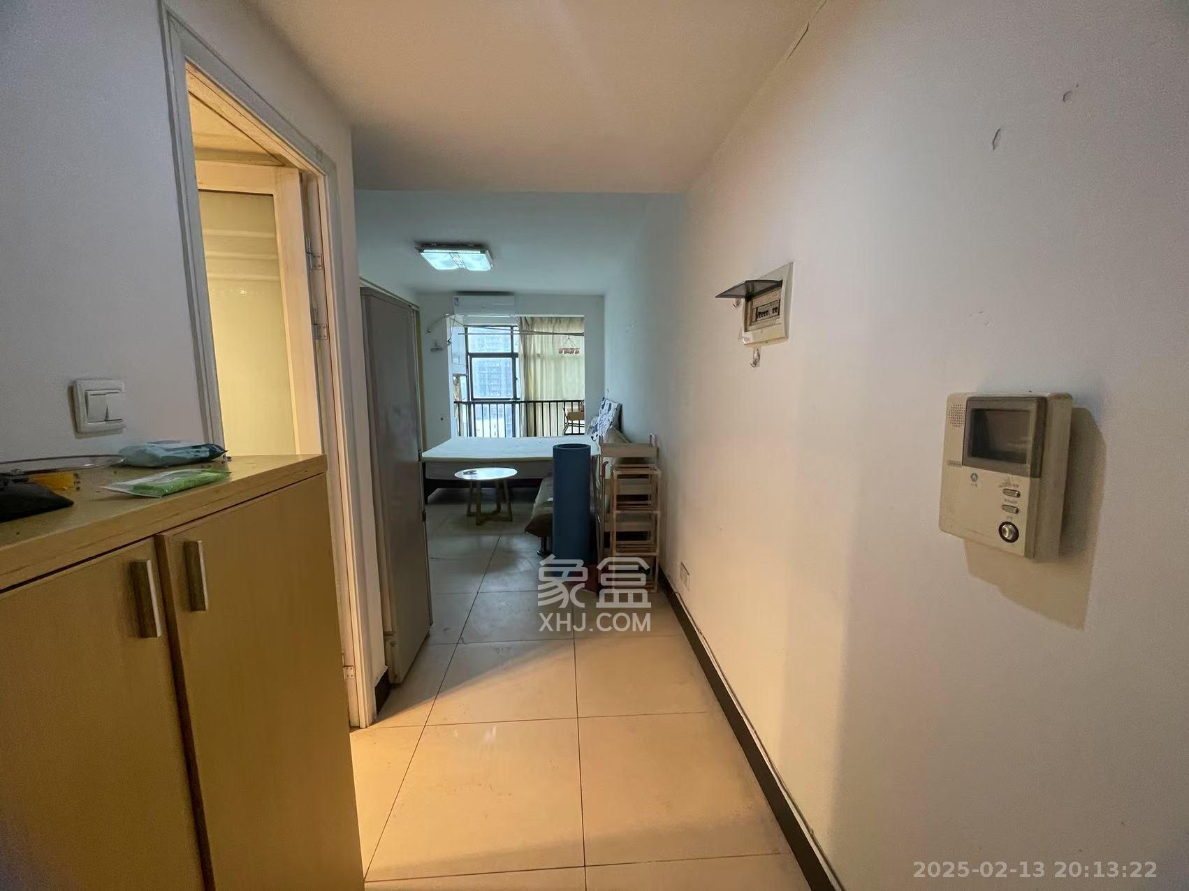 融橙上品 1室1厅1卫 1300.0元/月 融橙上品 1室1厅1卫 1300.0元/月室内图