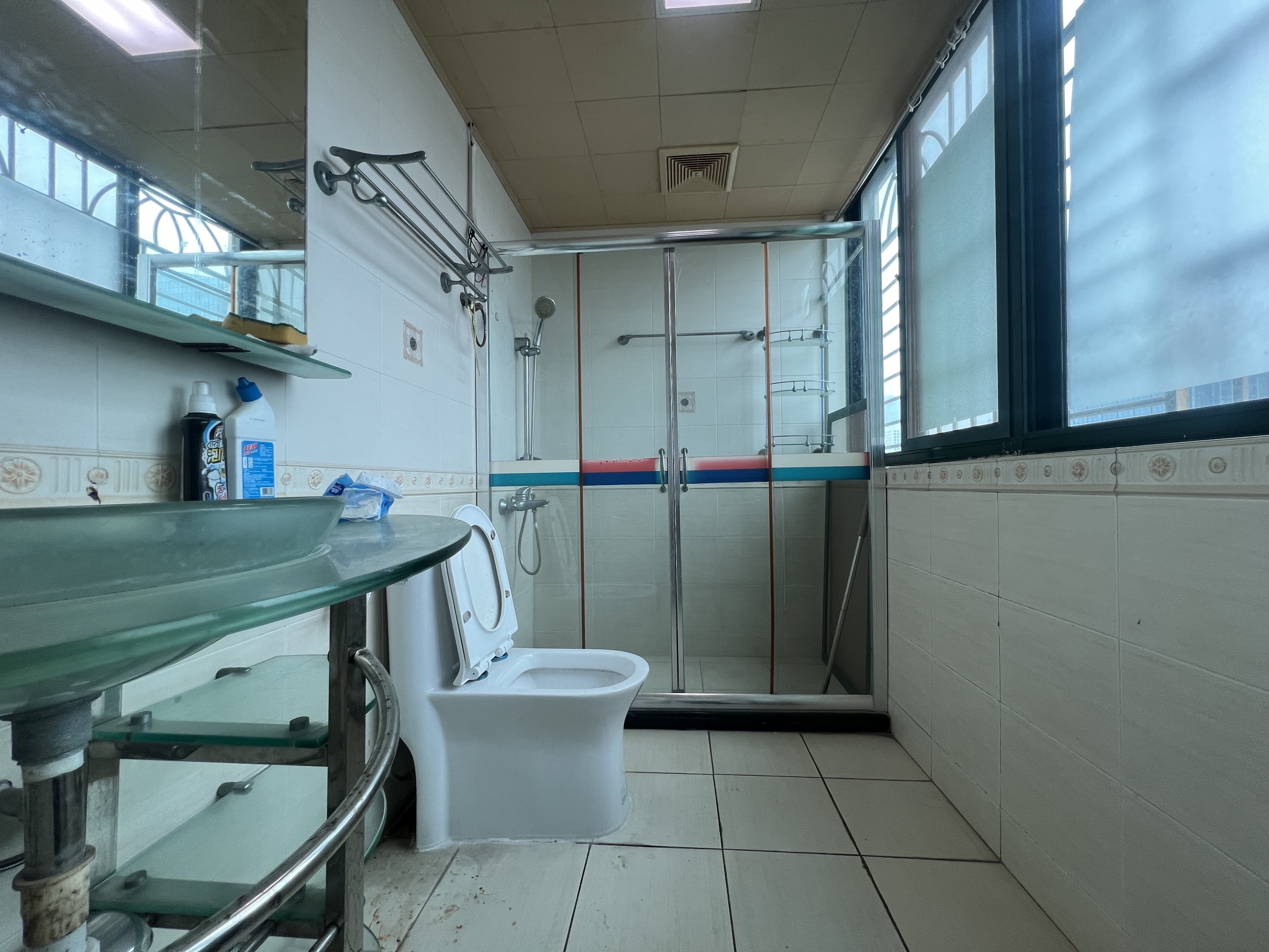 新达商务大厦 7室2厅1卫 5800.0元/月 新达商务大厦 7室2厅1卫 5800.0元/月室内图