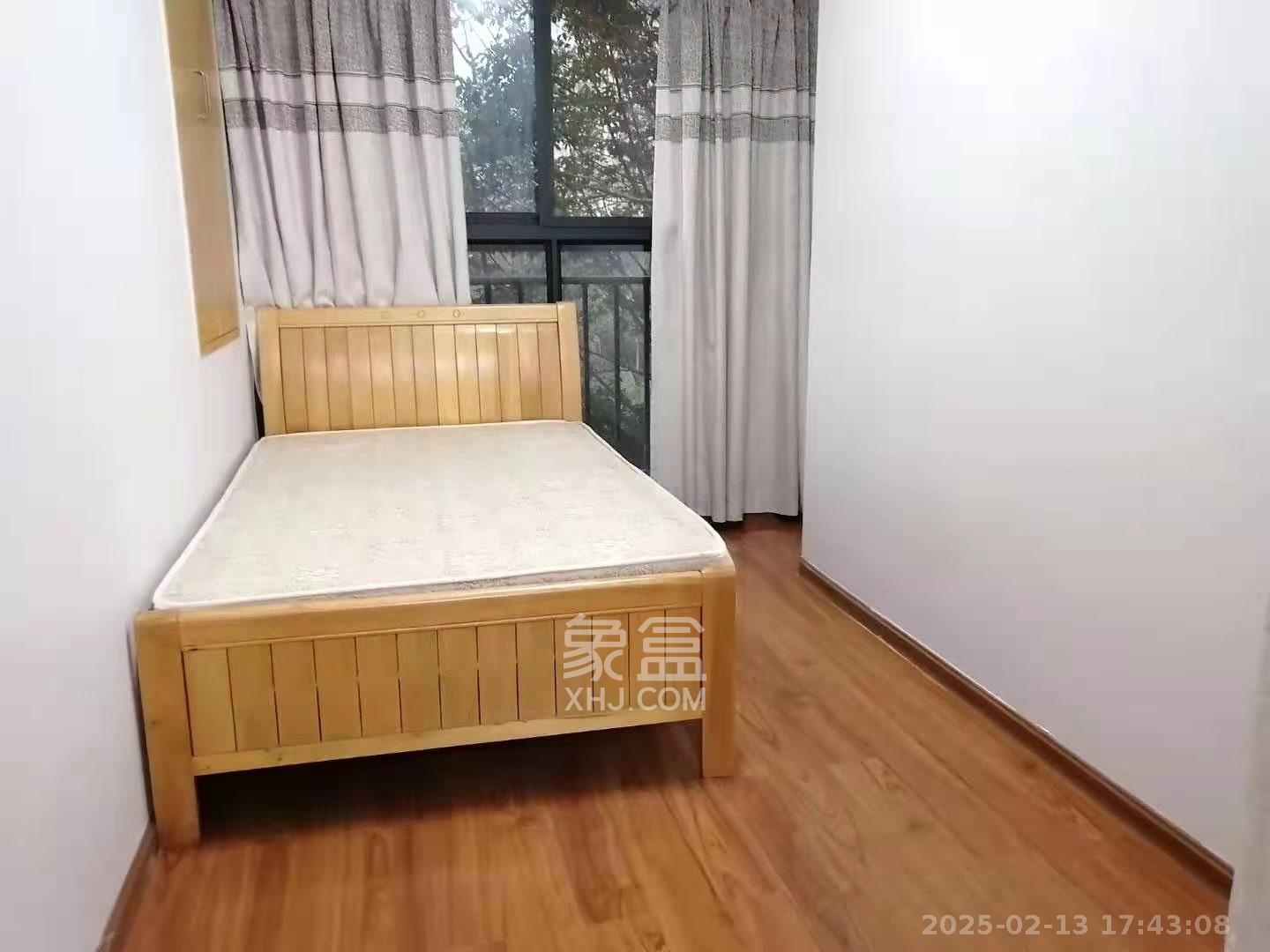 保利麓谷林语A区  3室2厅1卫   2200.00元/月室内图