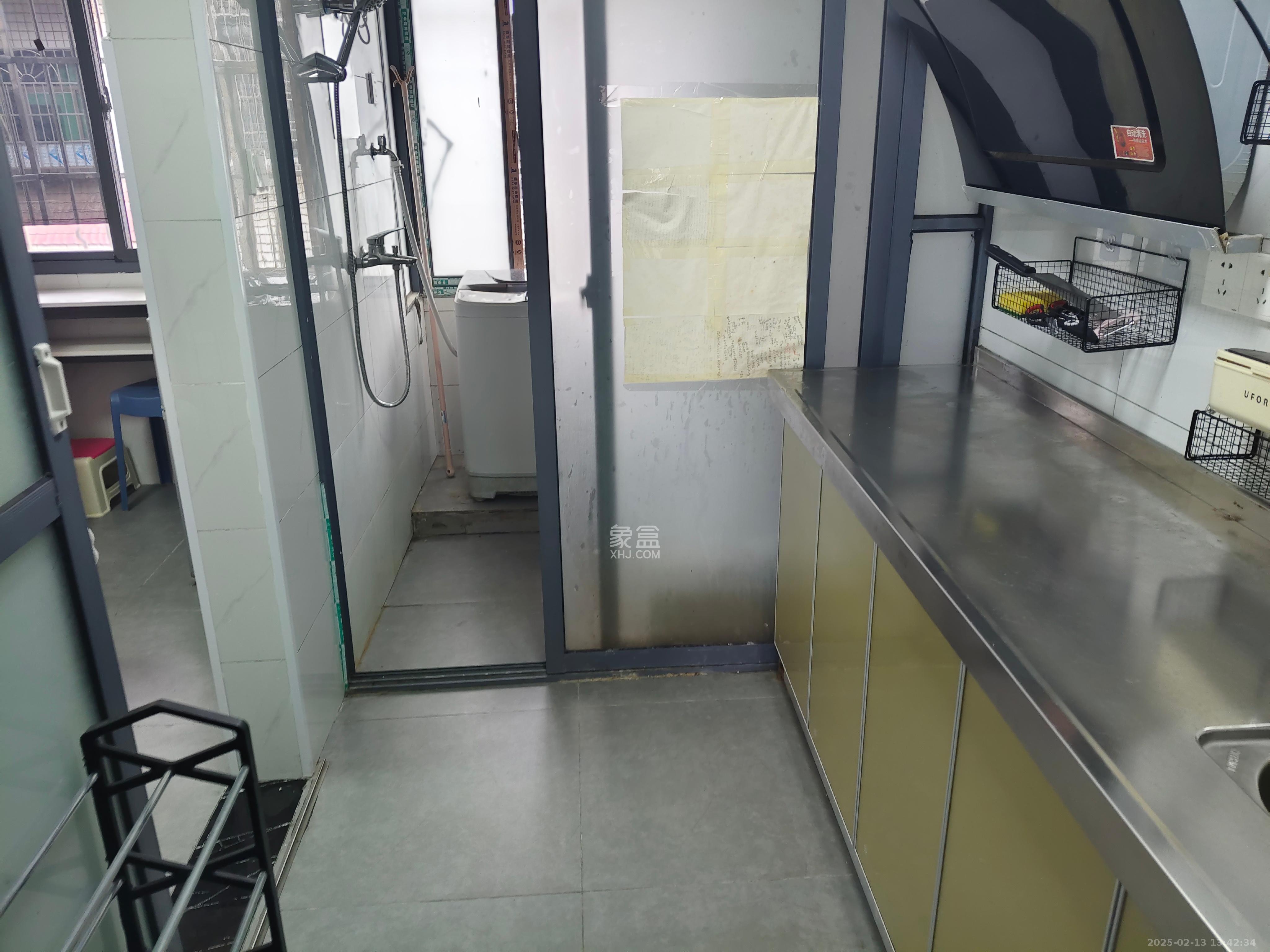 新合四村 1室0厅0卫 1100.0元/月 新合四村 1室0厅0卫 1100.0元/月室内图