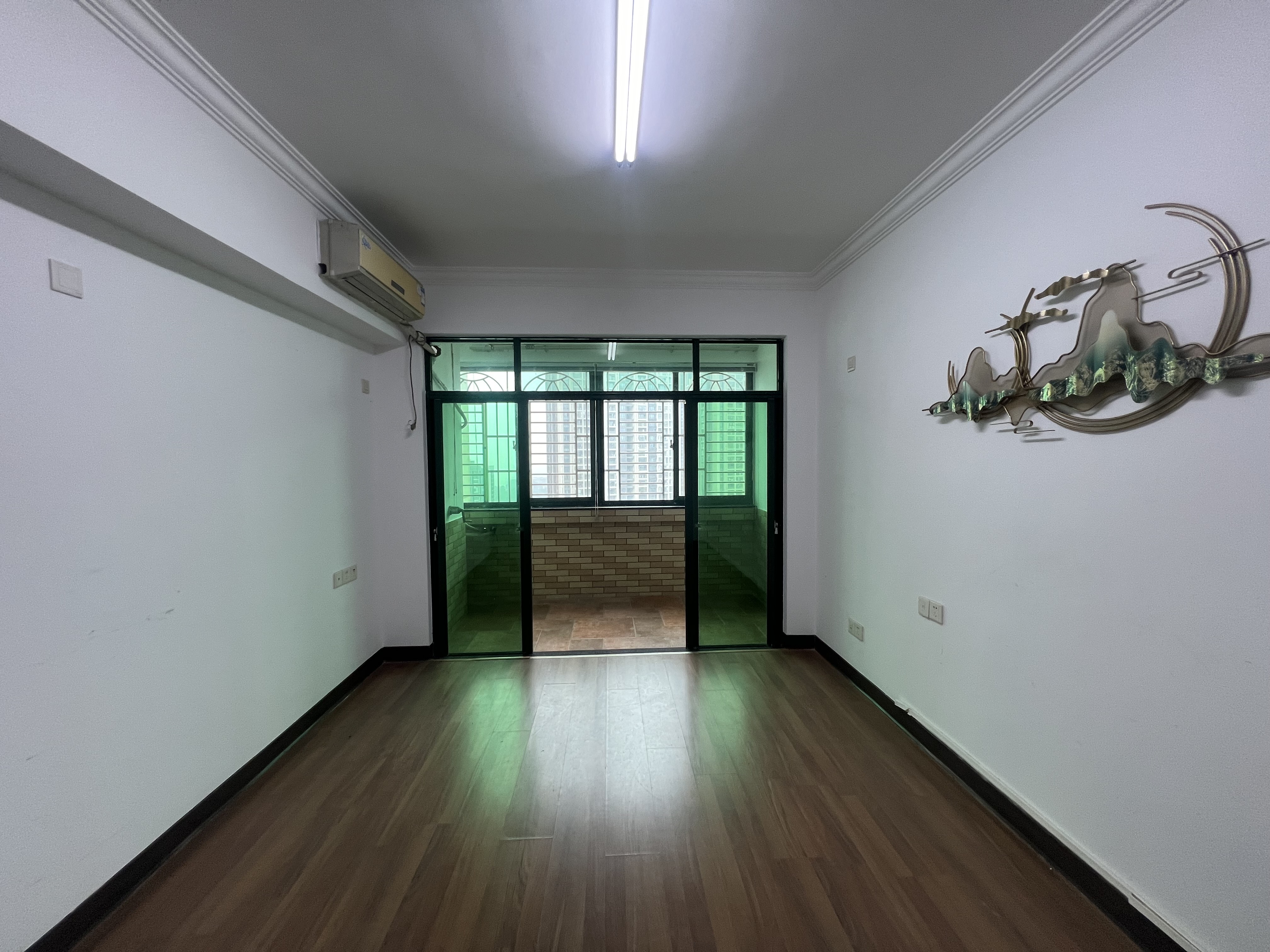 新达商务大厦 7室2厅1卫 5800.0元/月 新达商务大厦 7室2厅1卫 5800.0元/月室内图