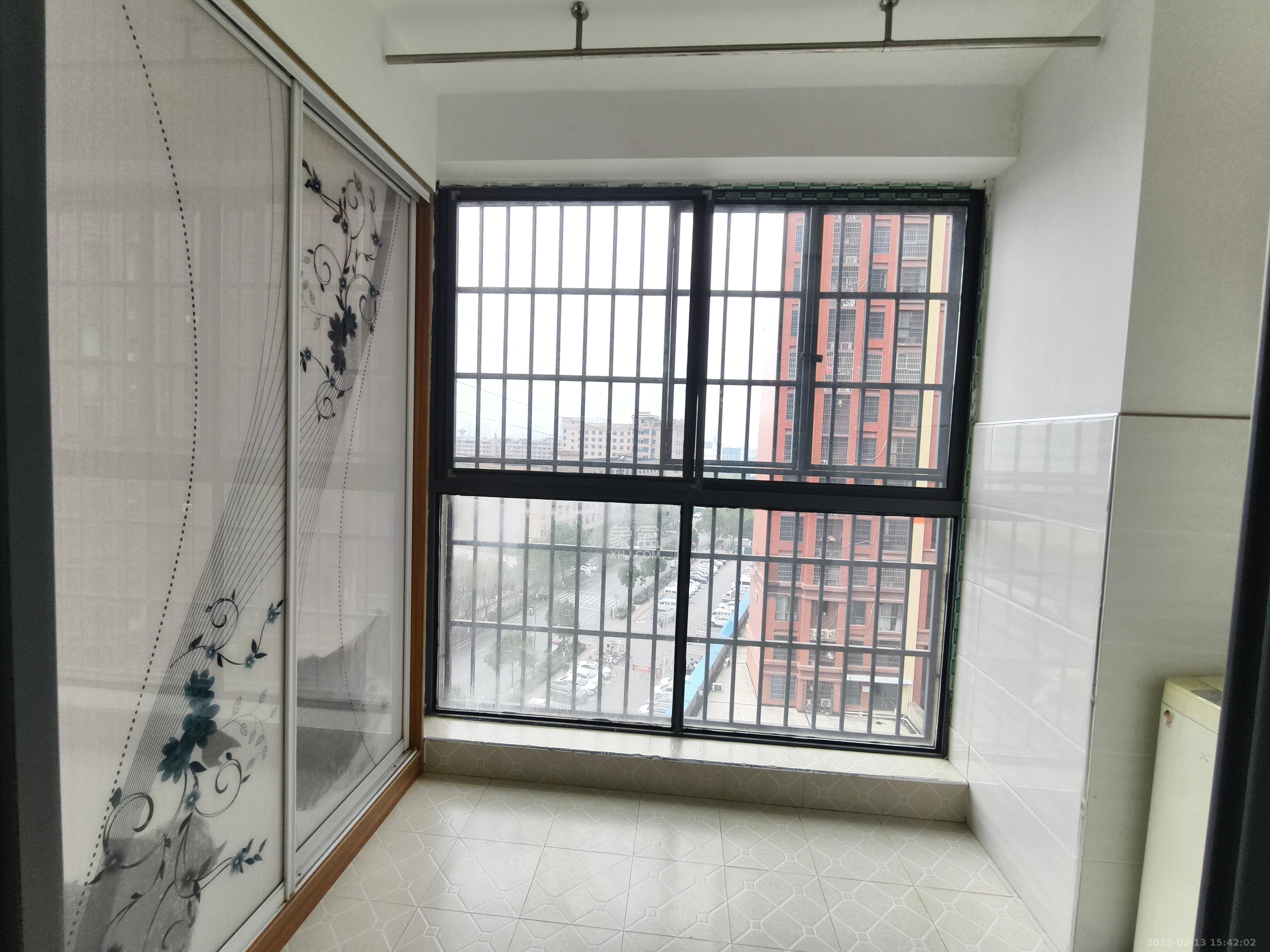 海德公园  3室2厅1卫   1900.00元/月室内图