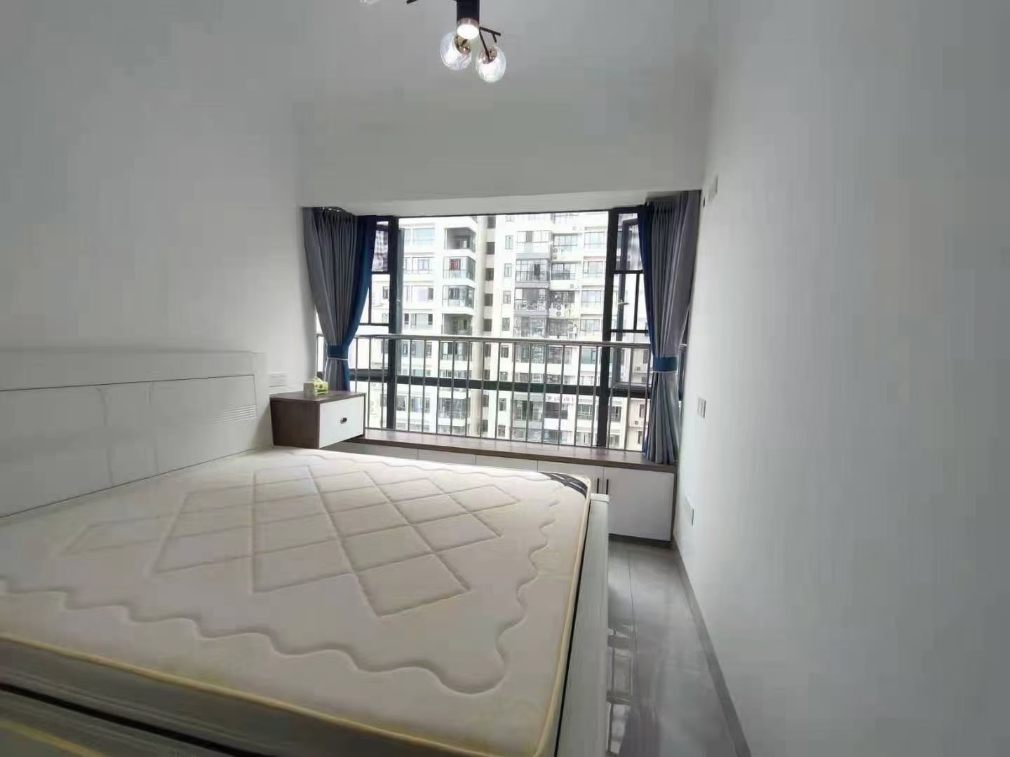 珠江愉景新城  2室2厅1卫   1700.00元/月室内图