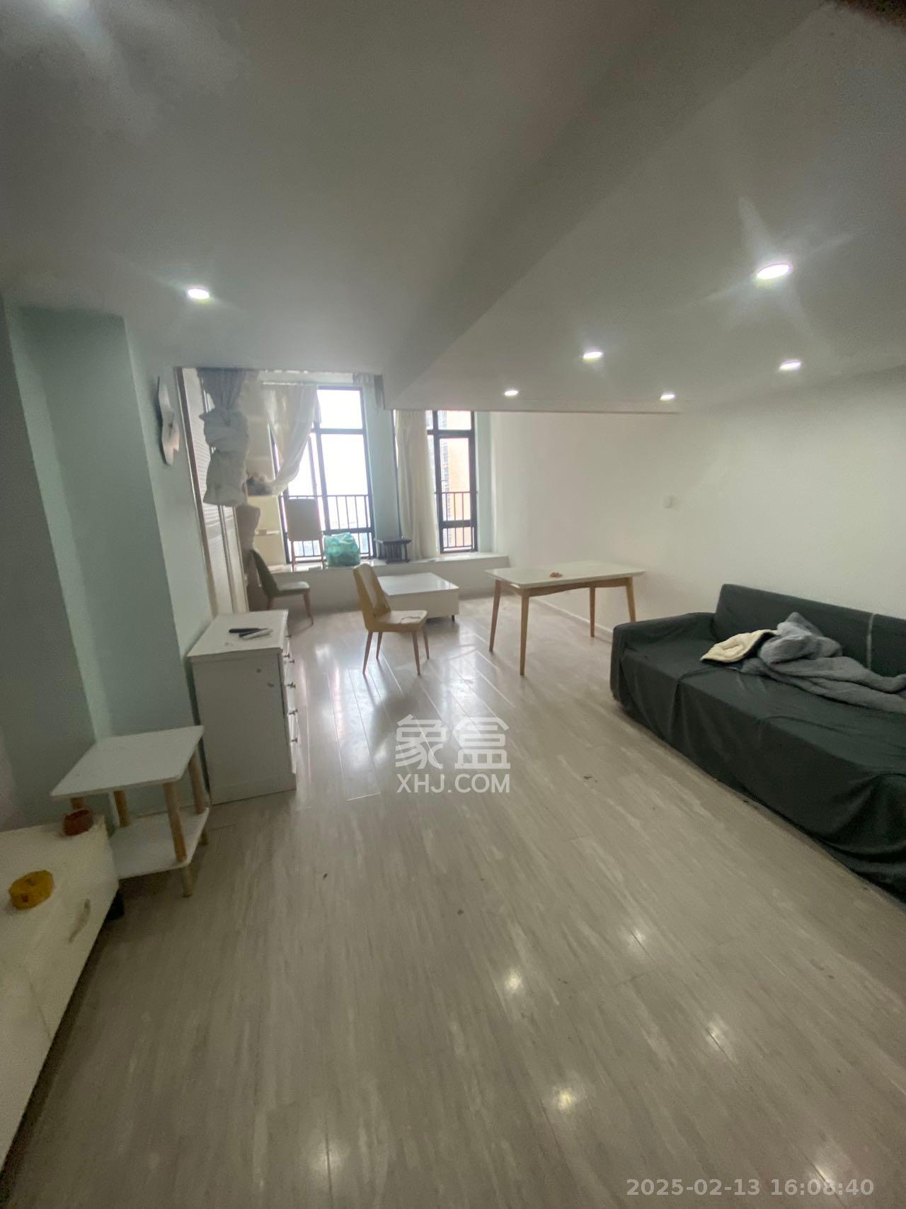 荣悦台  1室0厅0卫    2000.0元/月 荣悦台  1室0厅0卫    2000.0元/月