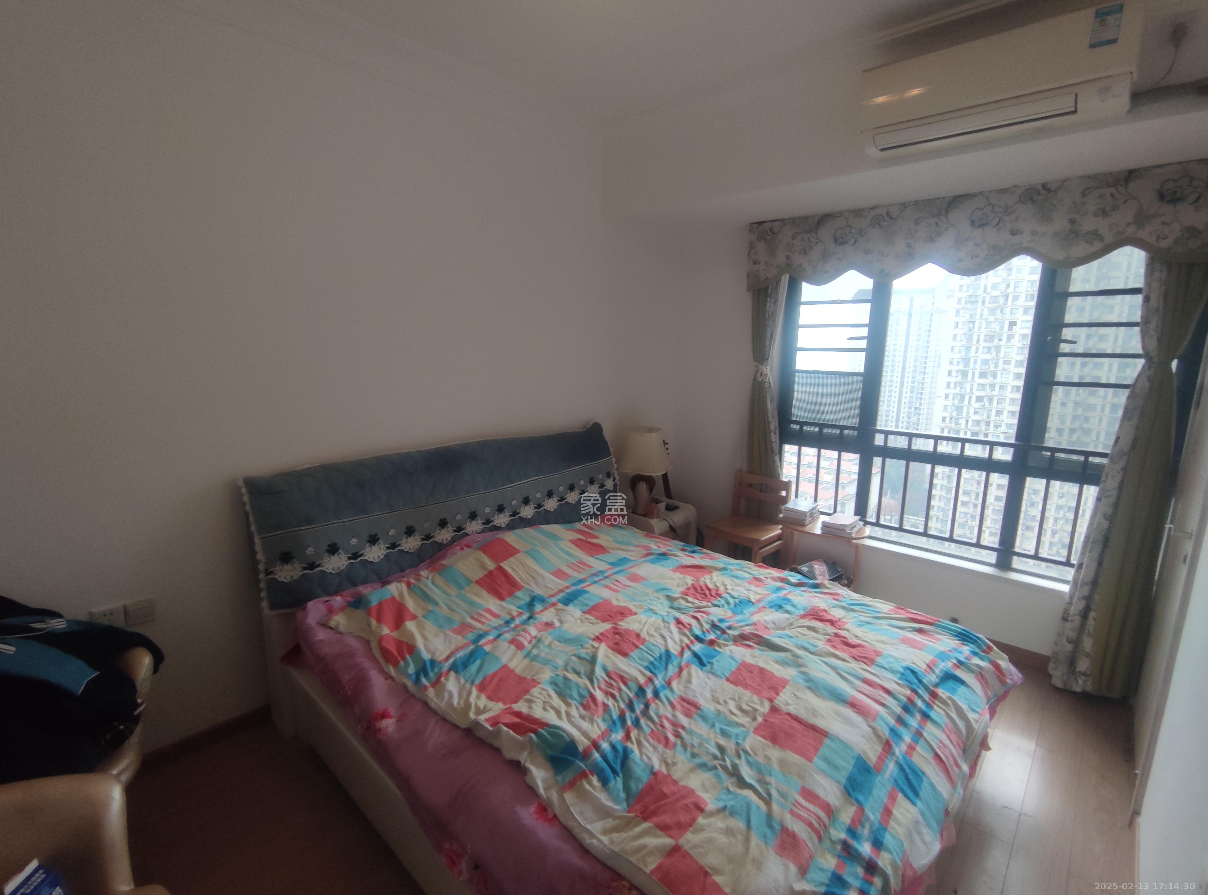 万博汇  3室2厅1卫   3800.00元/月