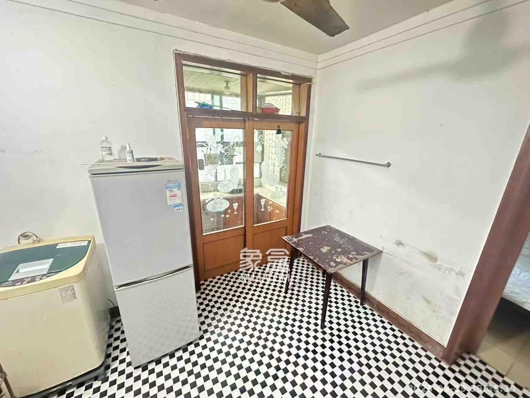 中建五局宿舍（建设中路）  2室1厅1卫   700.00元/月室内图1