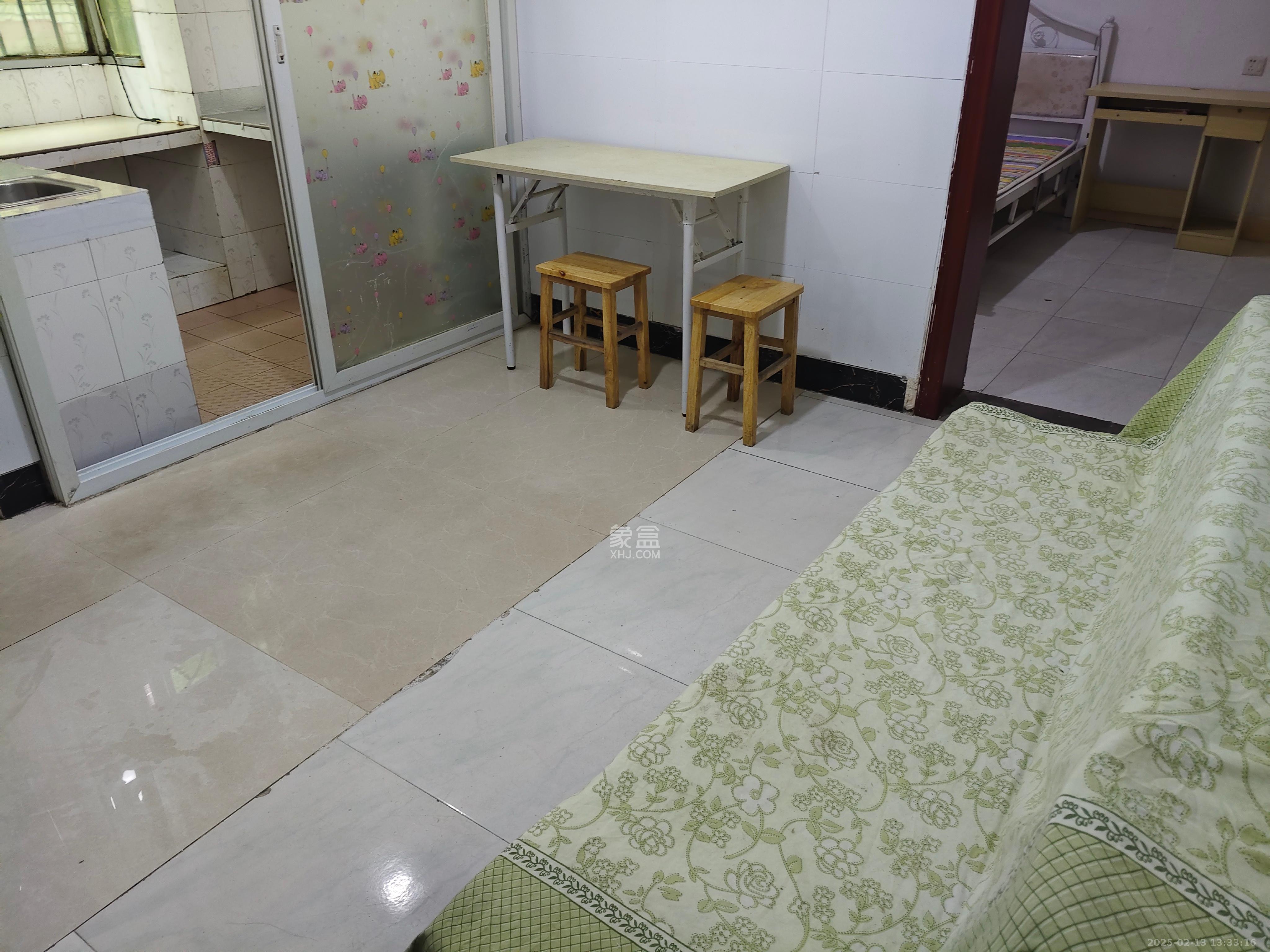 新合四村 1室0厅0卫 1350.0元/月 新合四村 1室0厅0卫 1350.0元/月室内图