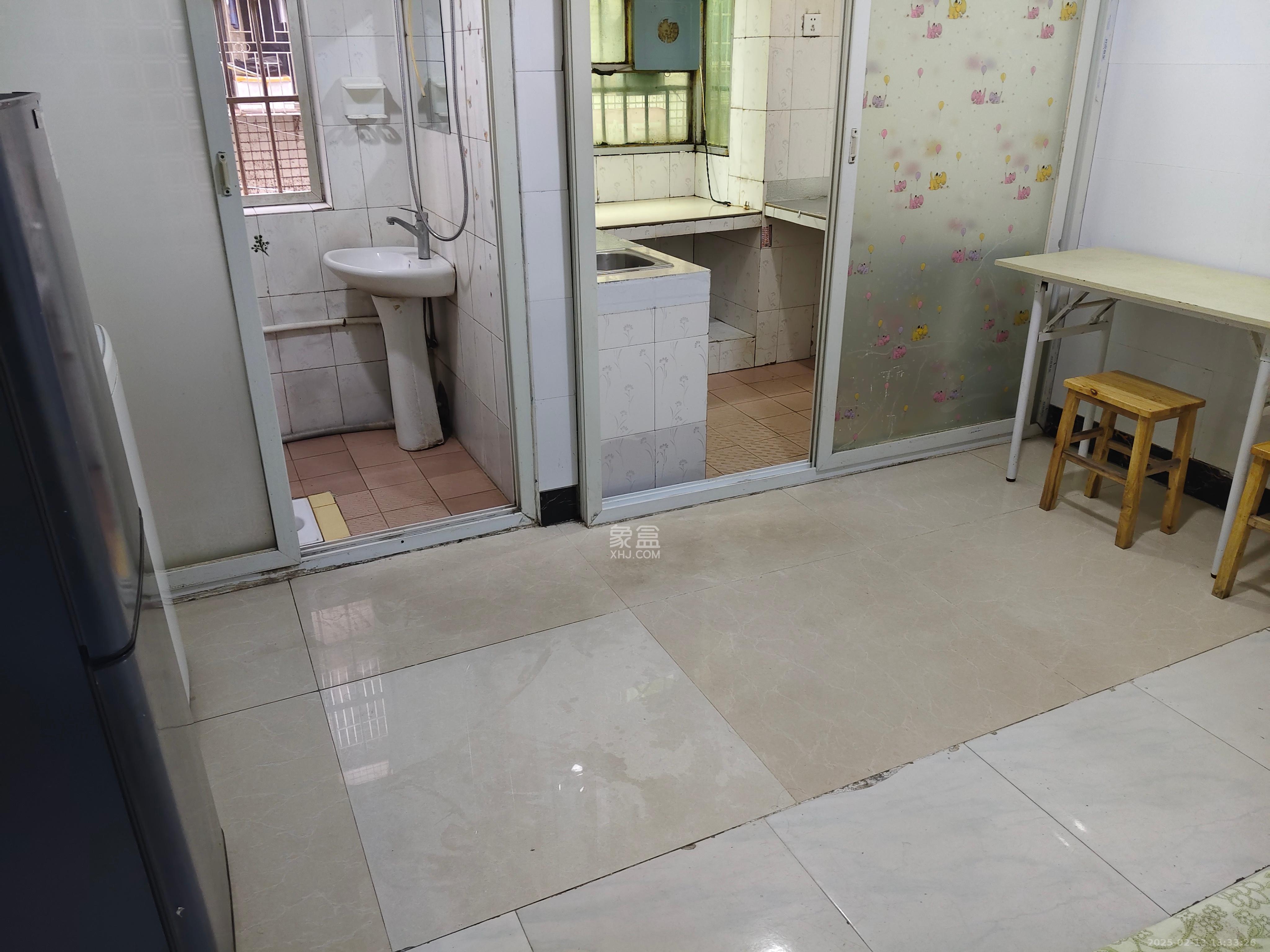 新合四村 1室0厅0卫 1350.0元/月 新合四村 1室0厅0卫 1350.0元/月室内图