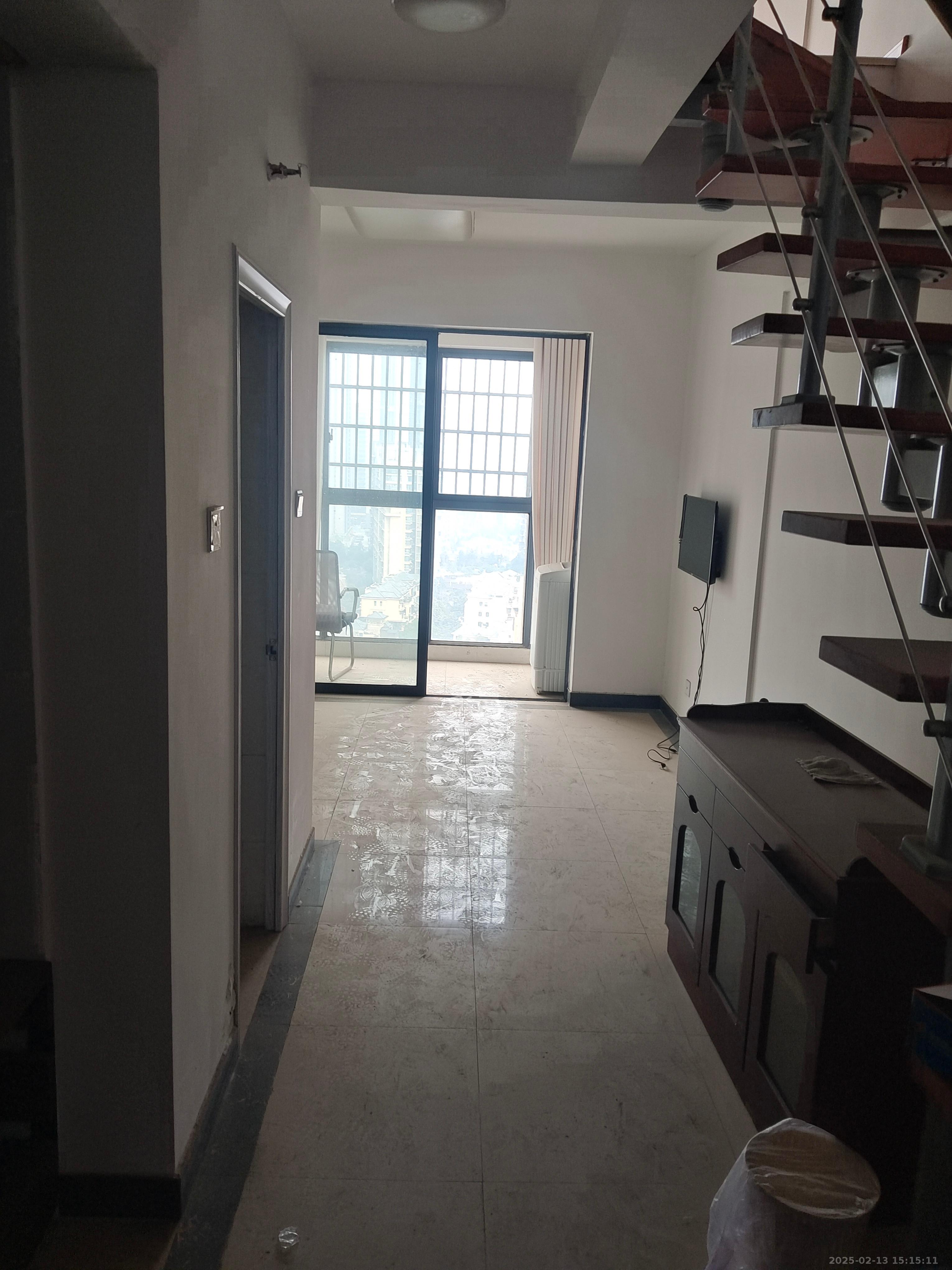 勤诚达新界  2室1厅1卫    1400.0元/月 勤诚达新界  2室1厅1卫    1400.0元/月