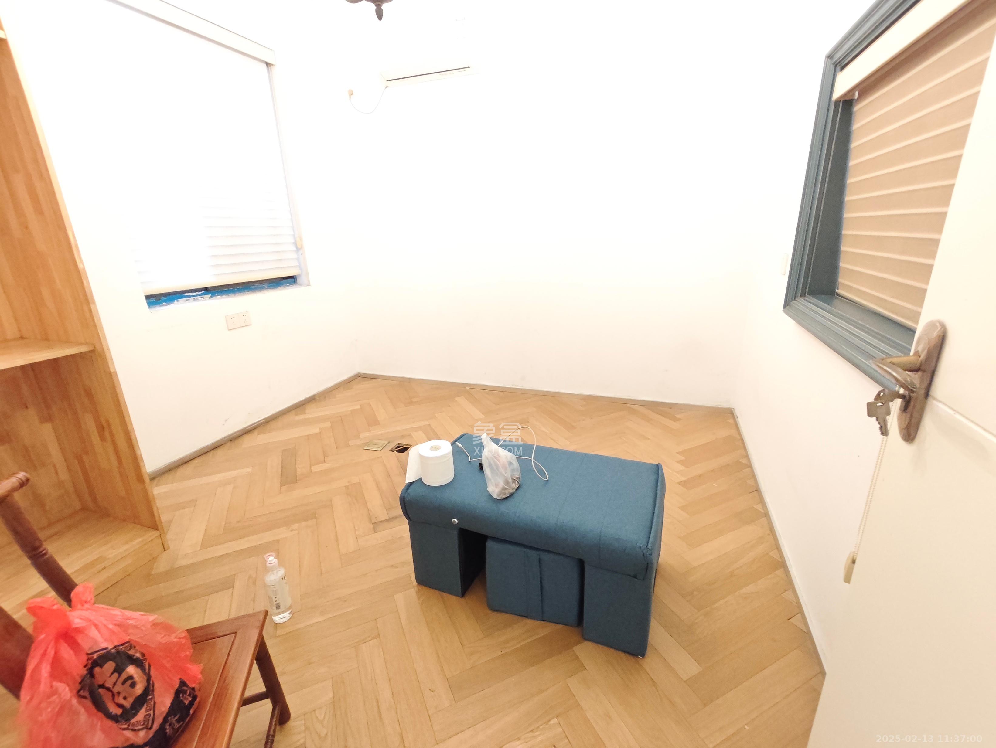 澳海澜庭  4室2厅2卫    3200.0元/月 澳海澜庭  4室2厅2卫    3200.0元/月室内图