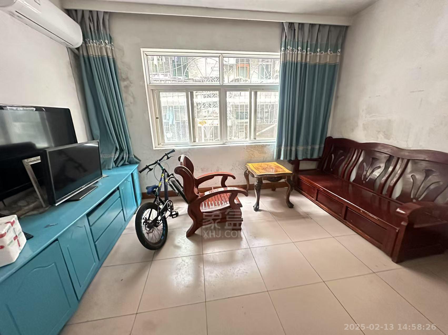 人民中路 2室1厅1卫 800.0元/月 人民中路 2室1厅1卫 800.0元/月室内图