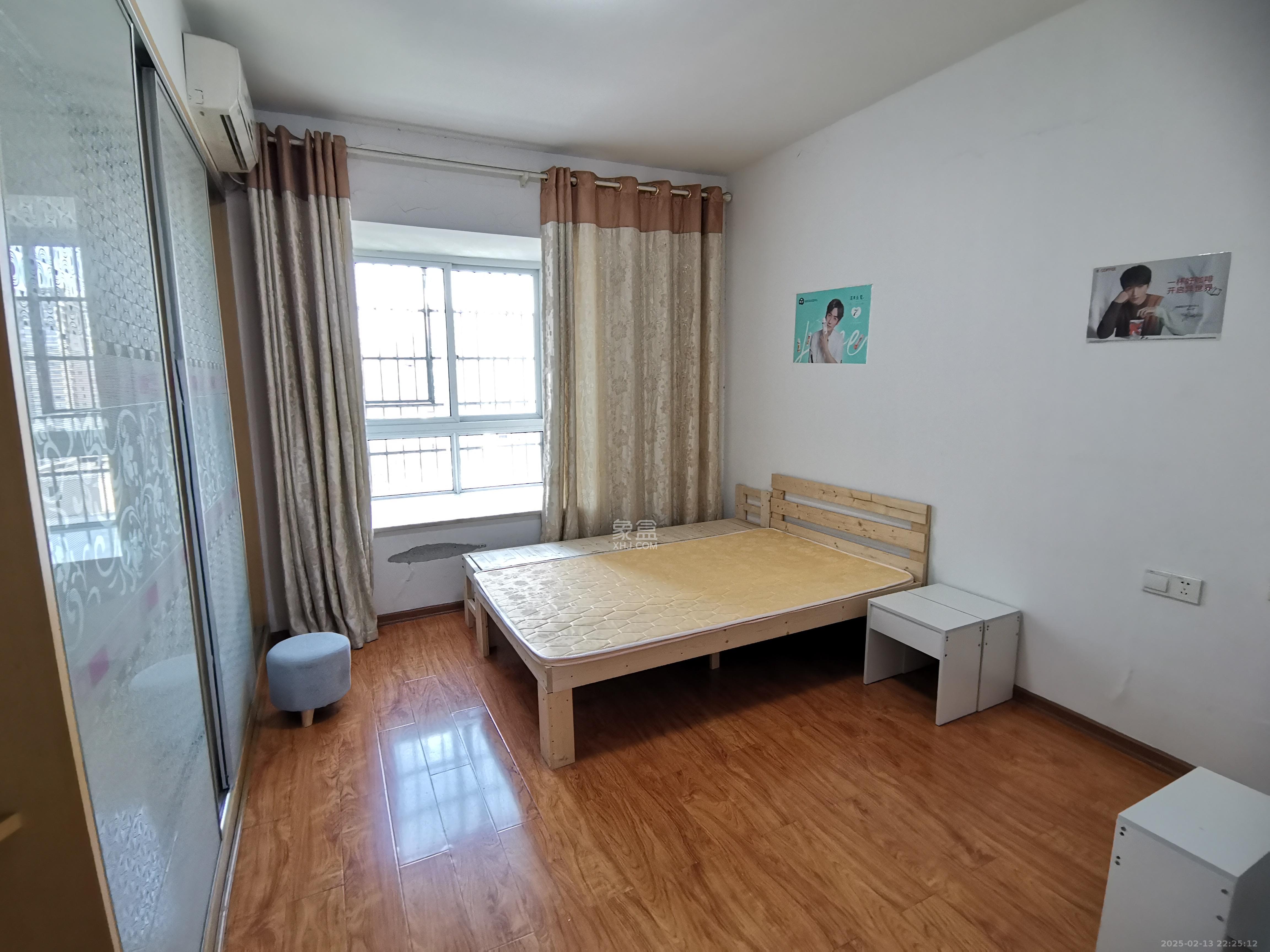 上河国际C区  3室2厅2卫   2800.00元/月室内图