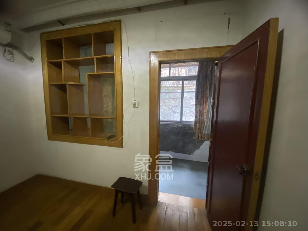 汽制宿舍 2室1厅1卫 1500.0元/月 汽制宿舍 2室1厅1卫 1500.0元/月室内图