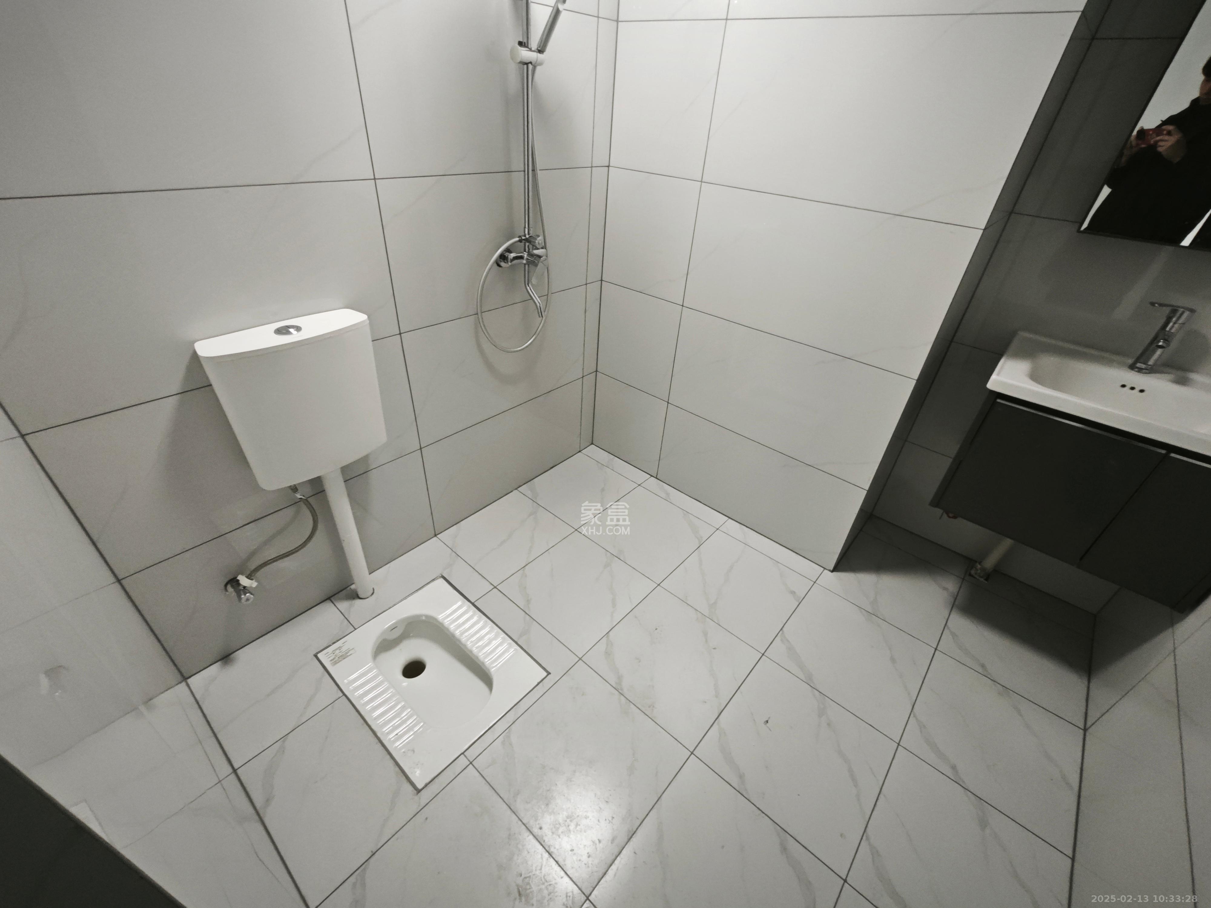 中建嘉和城  1室1厅1卫   1700.00元/月室内图