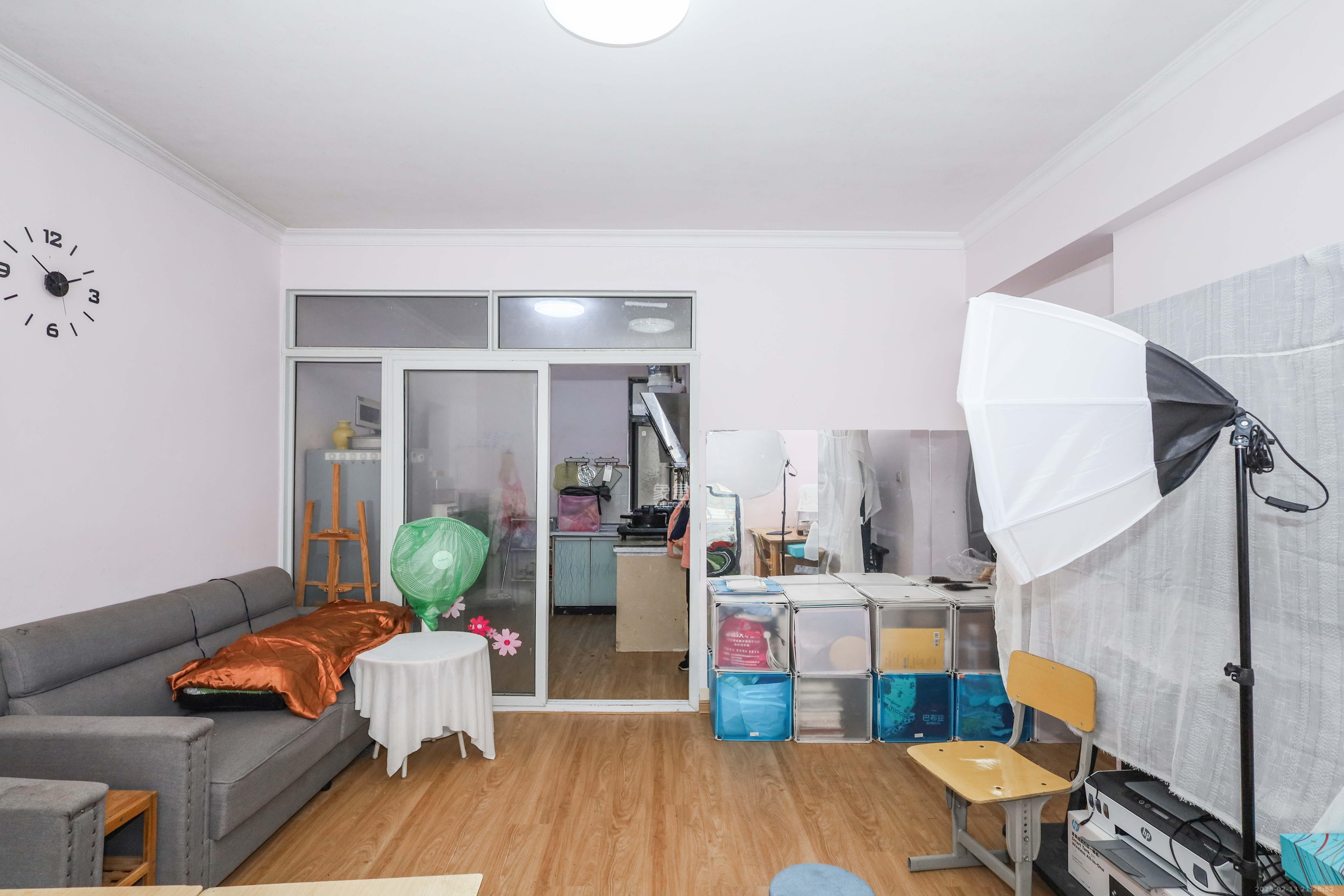 华侨假日中心(晟华苑) 1室2厅1卫 2000.0元/月 华侨假日中心(晟华苑) 1室2厅1卫 2000.0元/月室内图