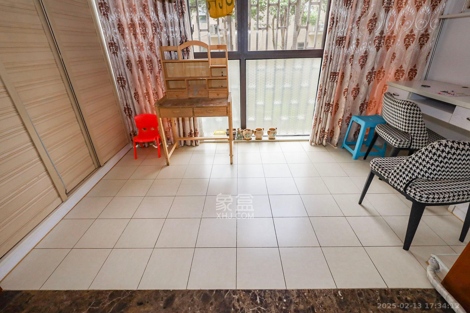 钰龙天下二期(钰龙佳园)  2室2厅1卫    2300.0元/月 钰龙天下二期(钰龙佳园)  2室2厅1卫    2300.0元/月室内图